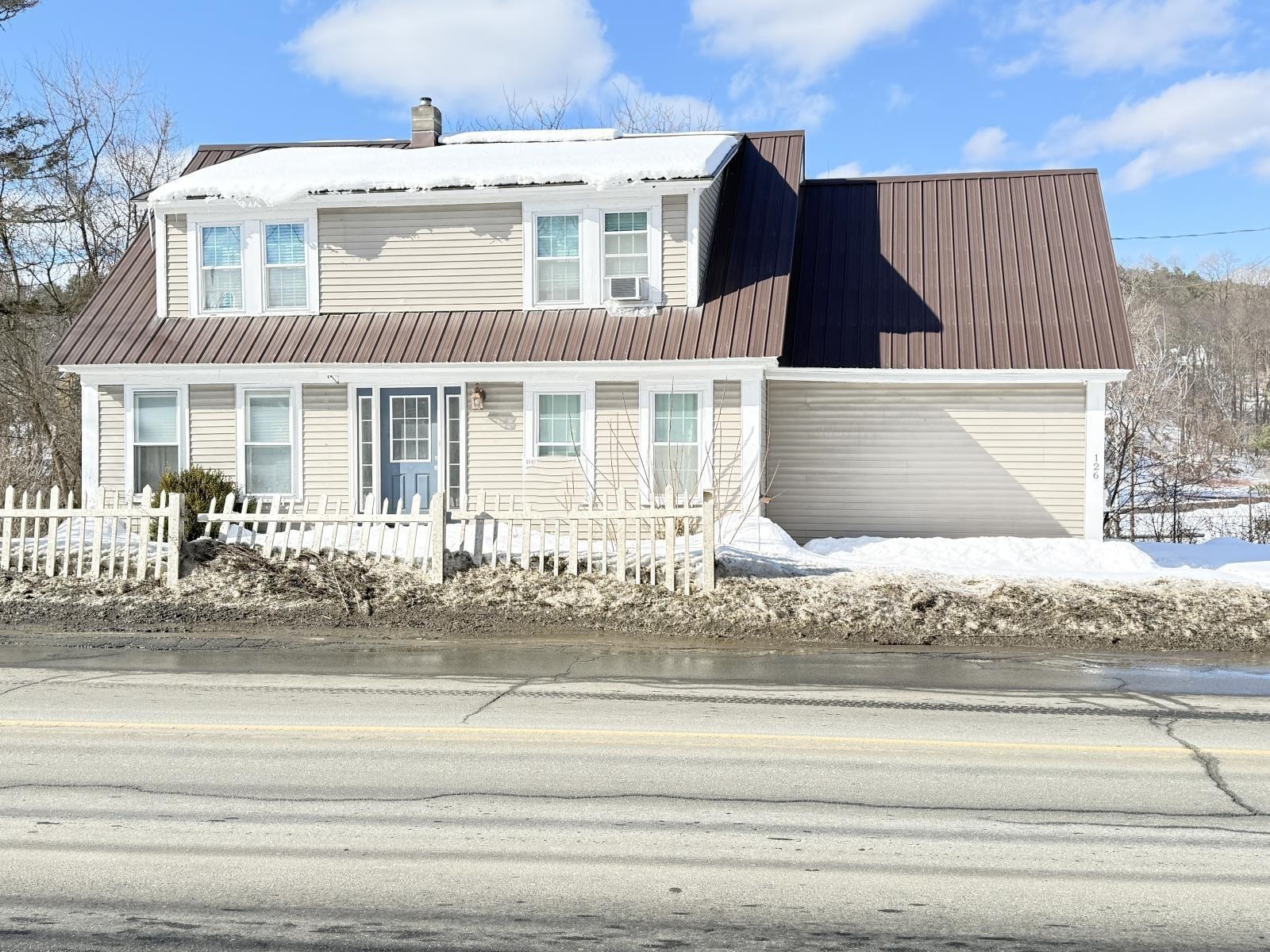 126 S Main St, Lisbon, NH 03585