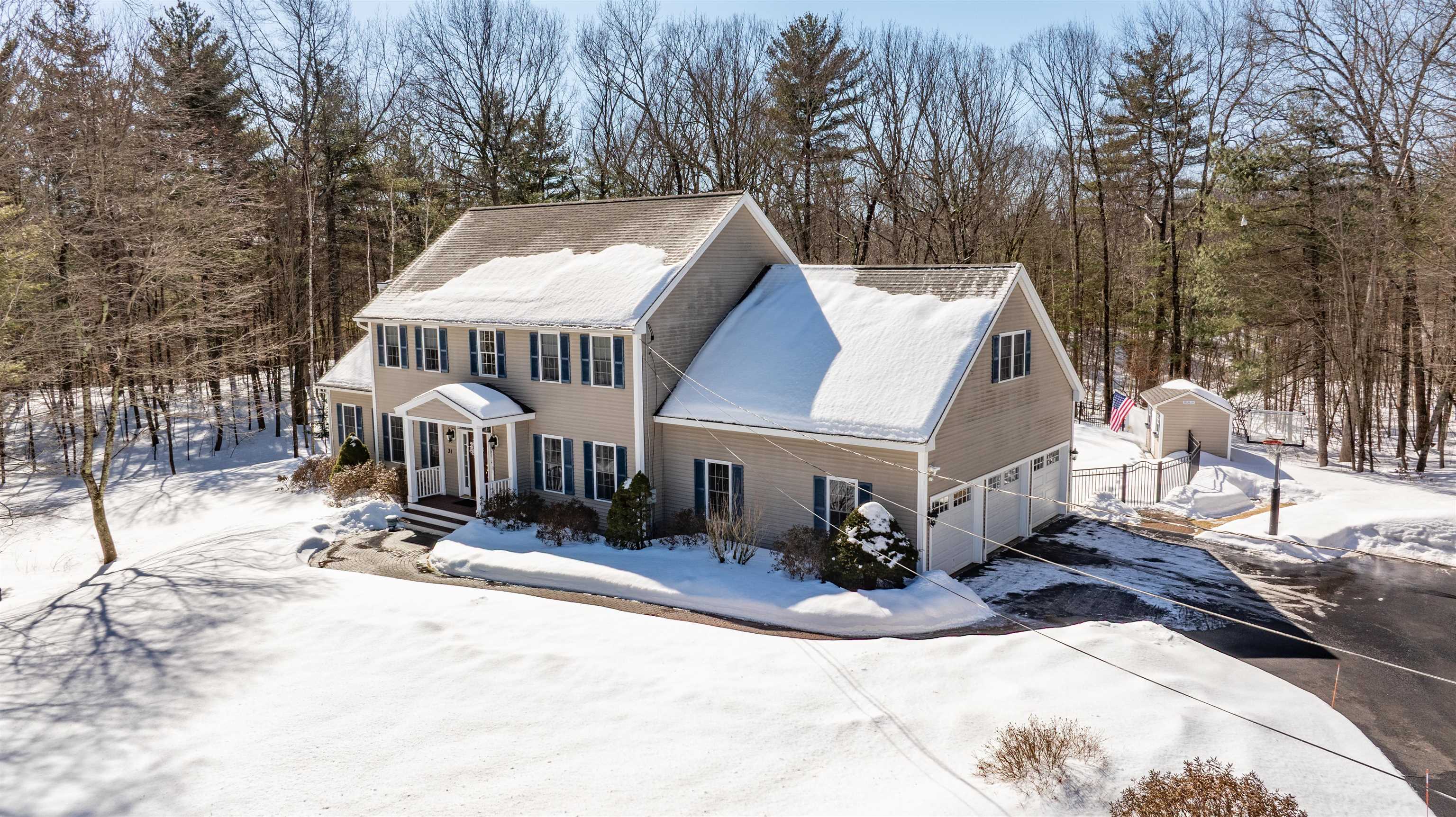 31 Bear Run Dr, Litchfield, NH 03052-2335