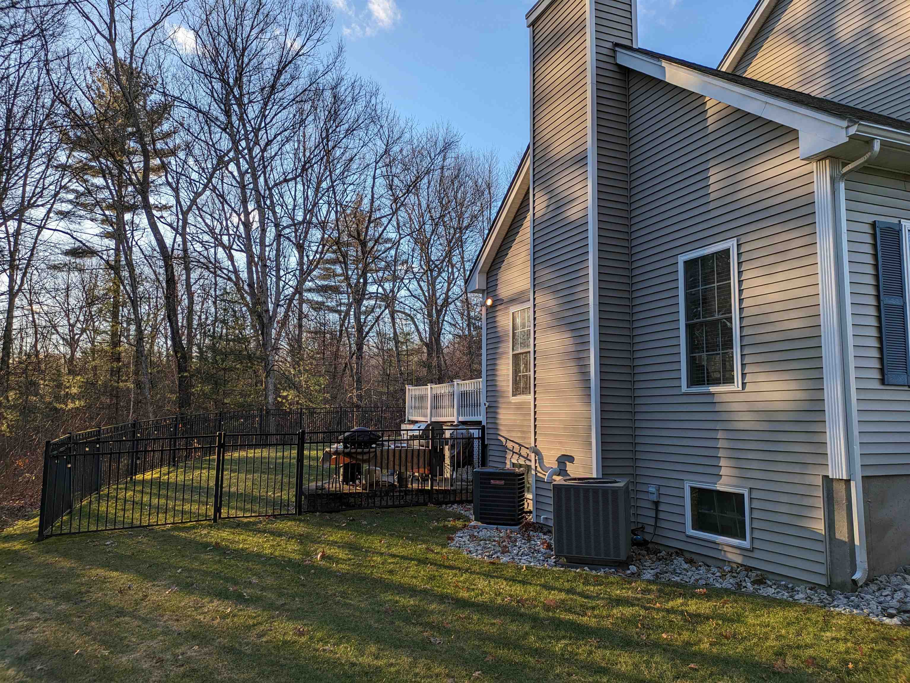 31 Bear Run Dr, Litchfield, NH 03052-2335