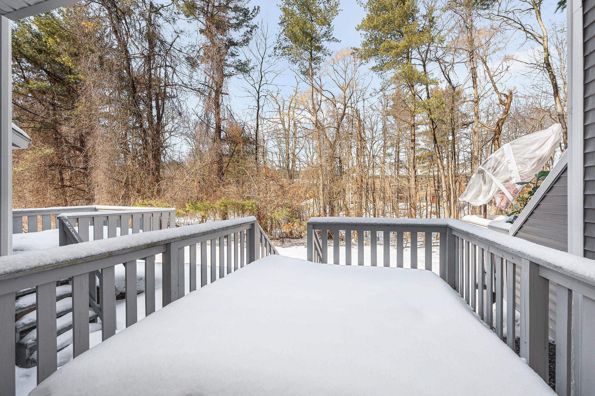 3 Black Oak Dr, Nashua, NH 03062