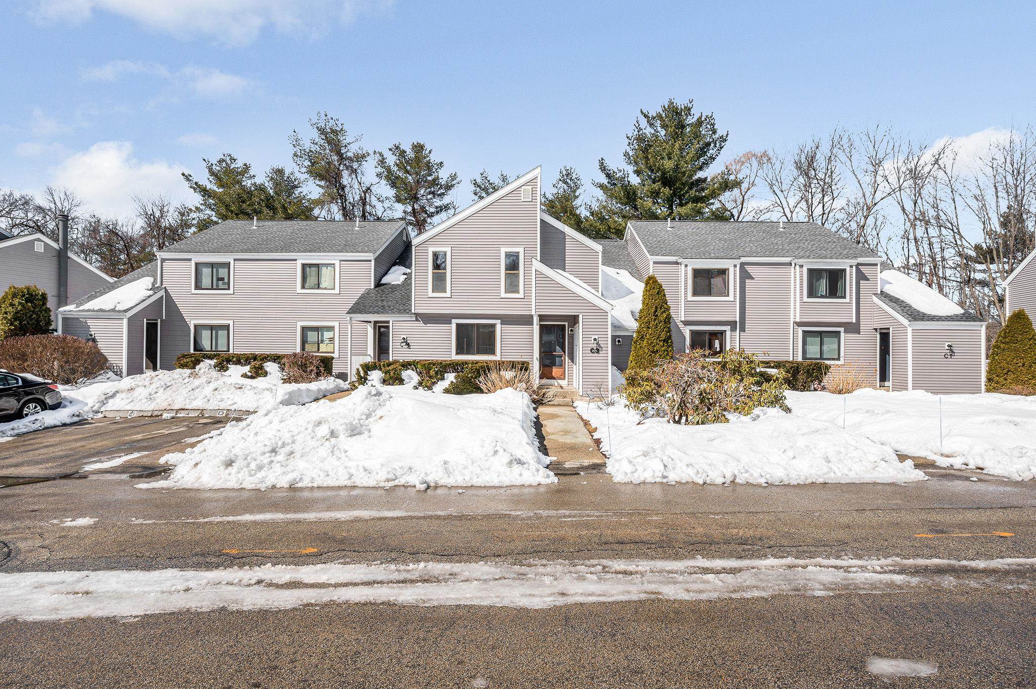 3 Black Oak Dr, Nashua, NH 03062