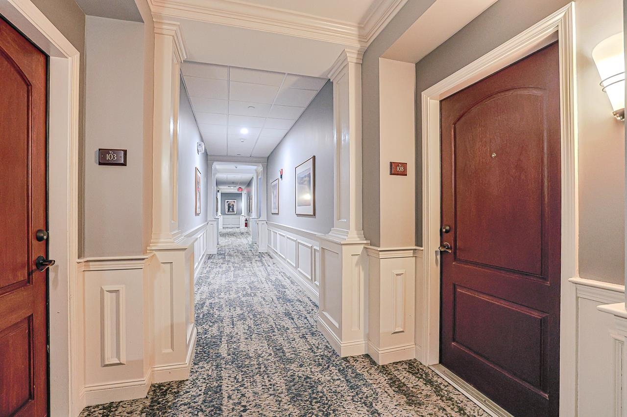 4 Henry David Dr, Nashua, NH 03062