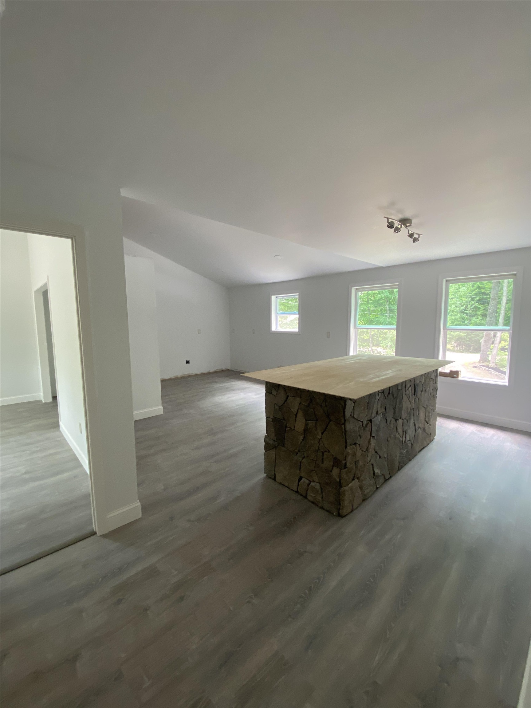 29 Concord Ln, Wakefield, NH 03830