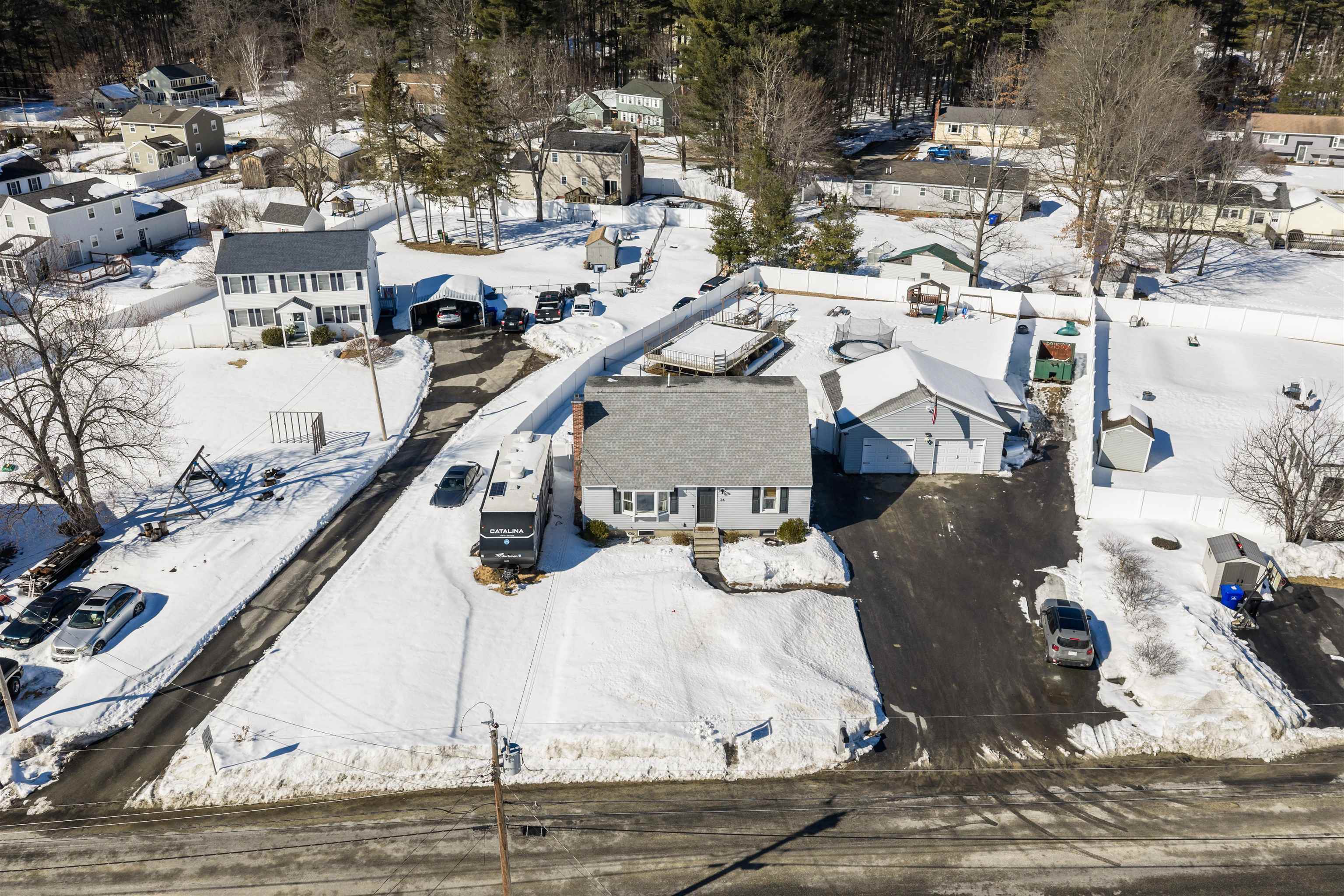 26 Eayers Pond Rd, Hudson, NH 03051