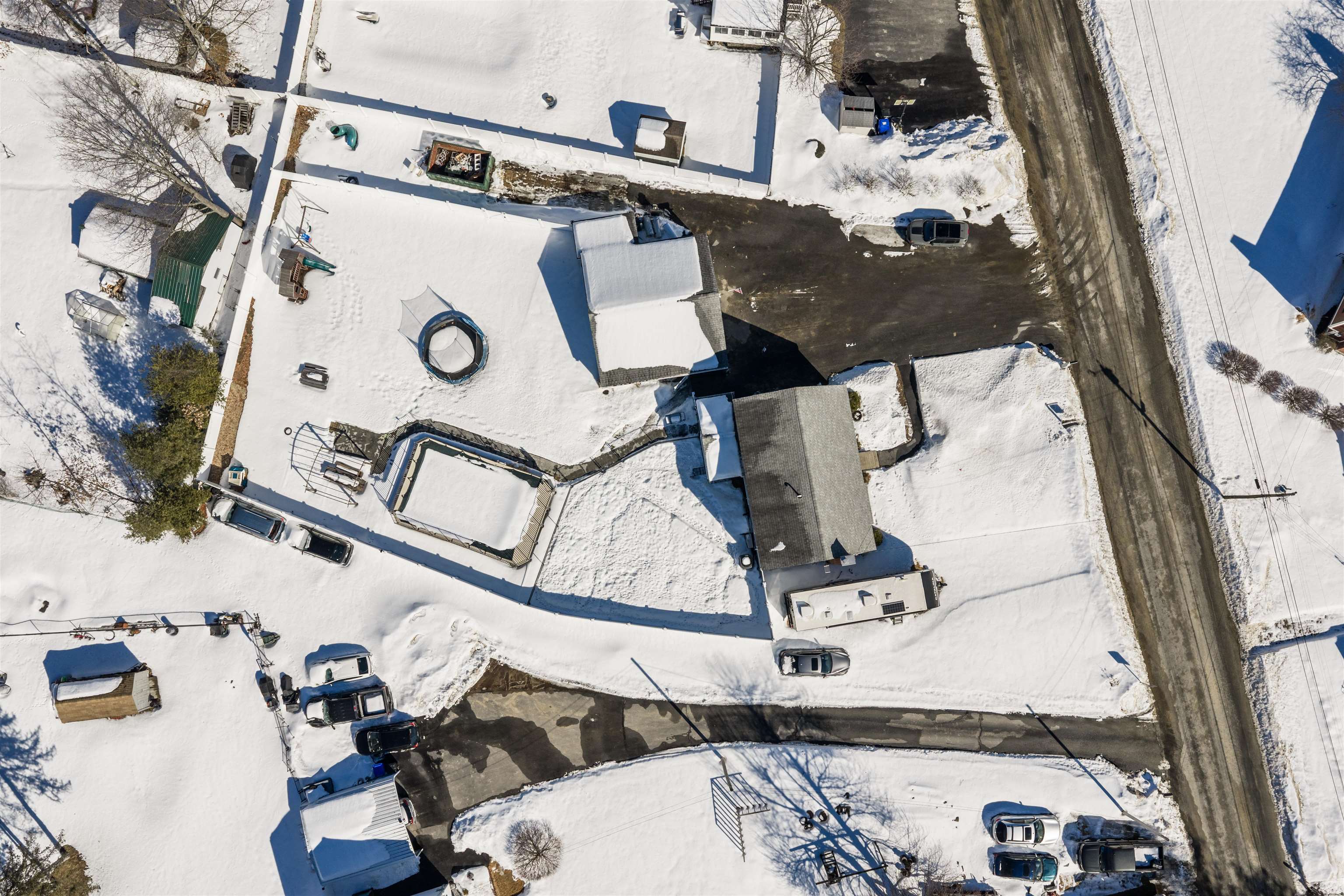 26 Eayers Pond Rd, Hudson, NH 03051