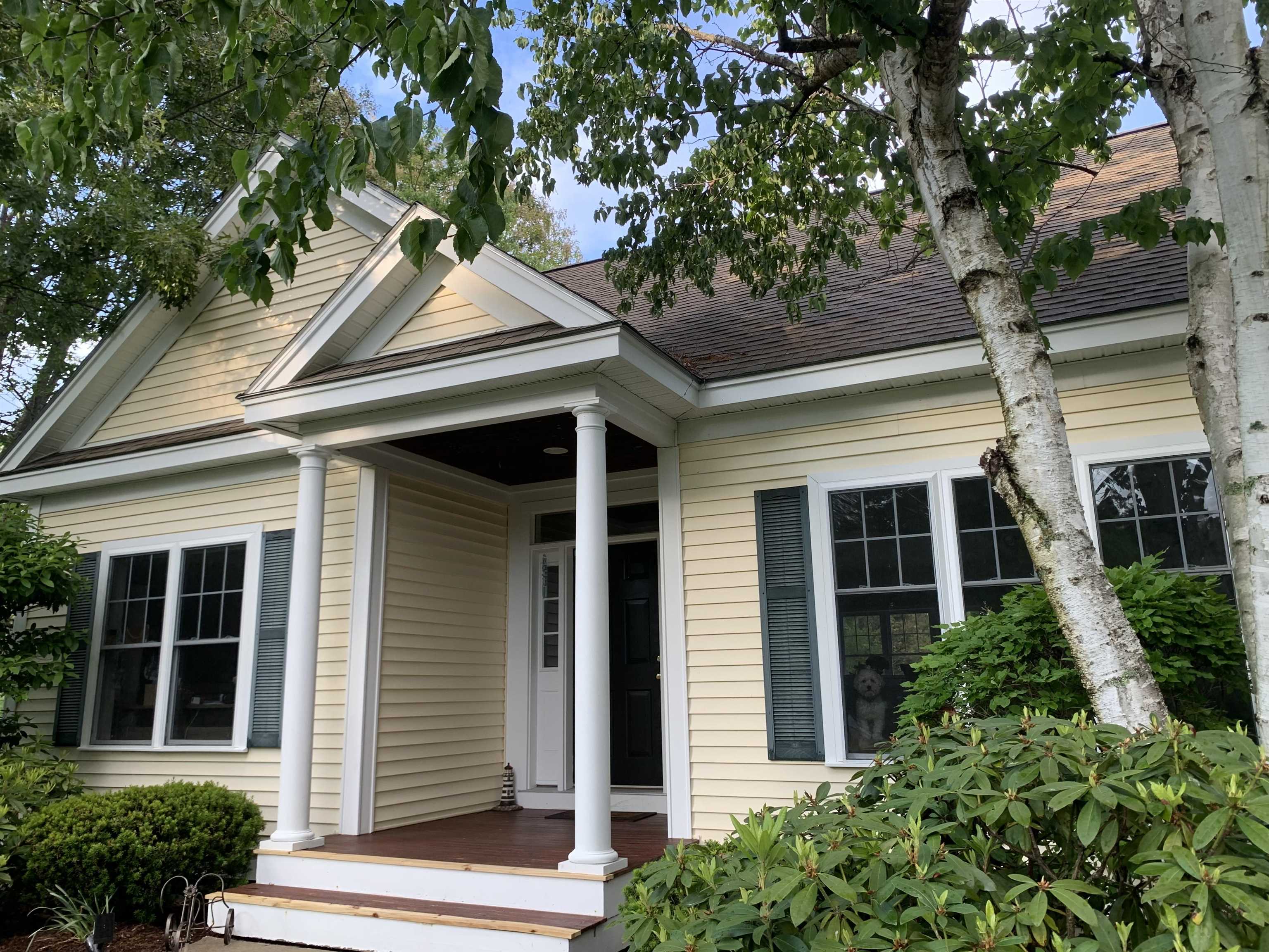 29 Hancock Dr, Bedford, NH 03110