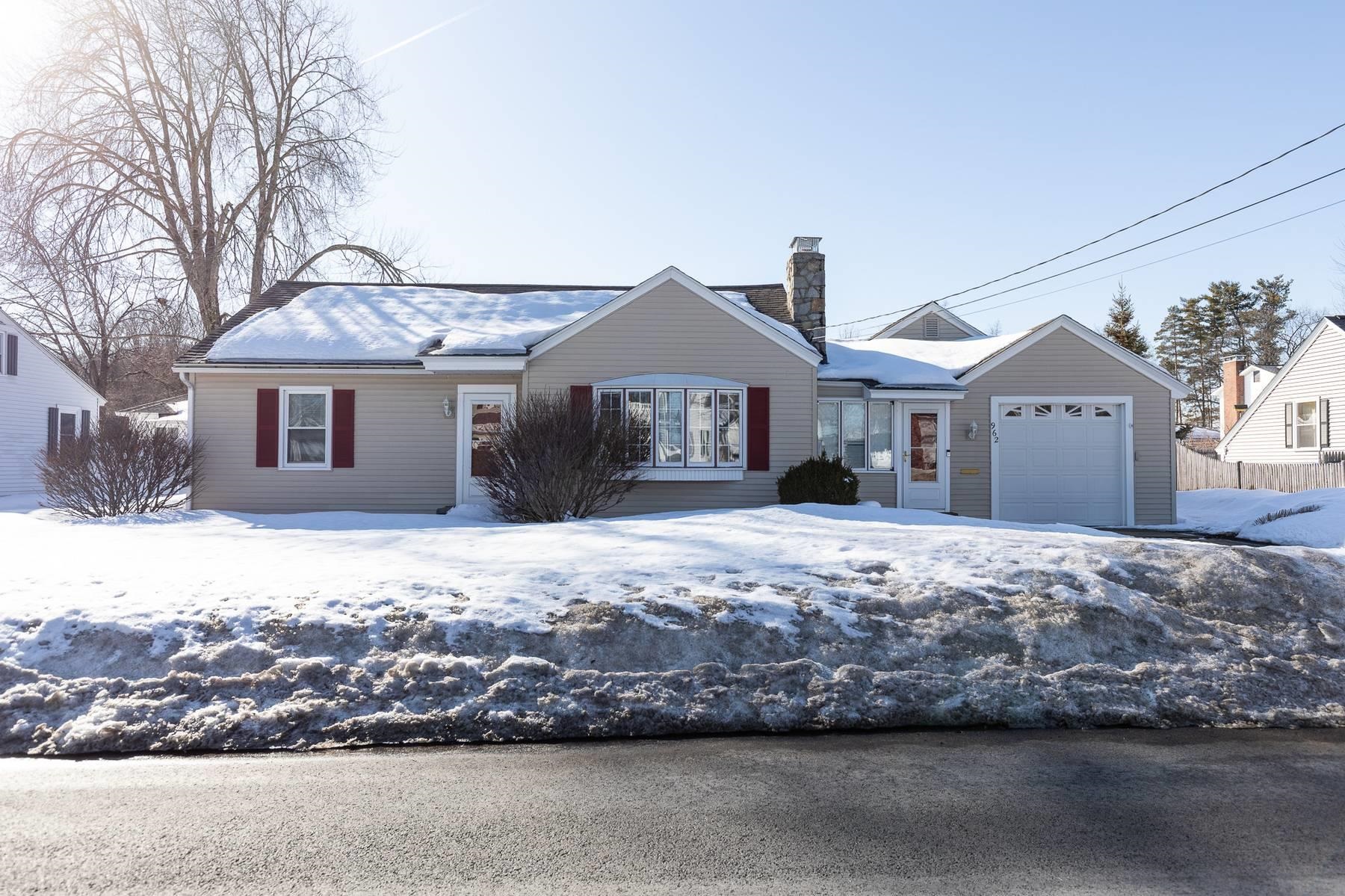 962 Montgomery Street, Manchester, NH 03102