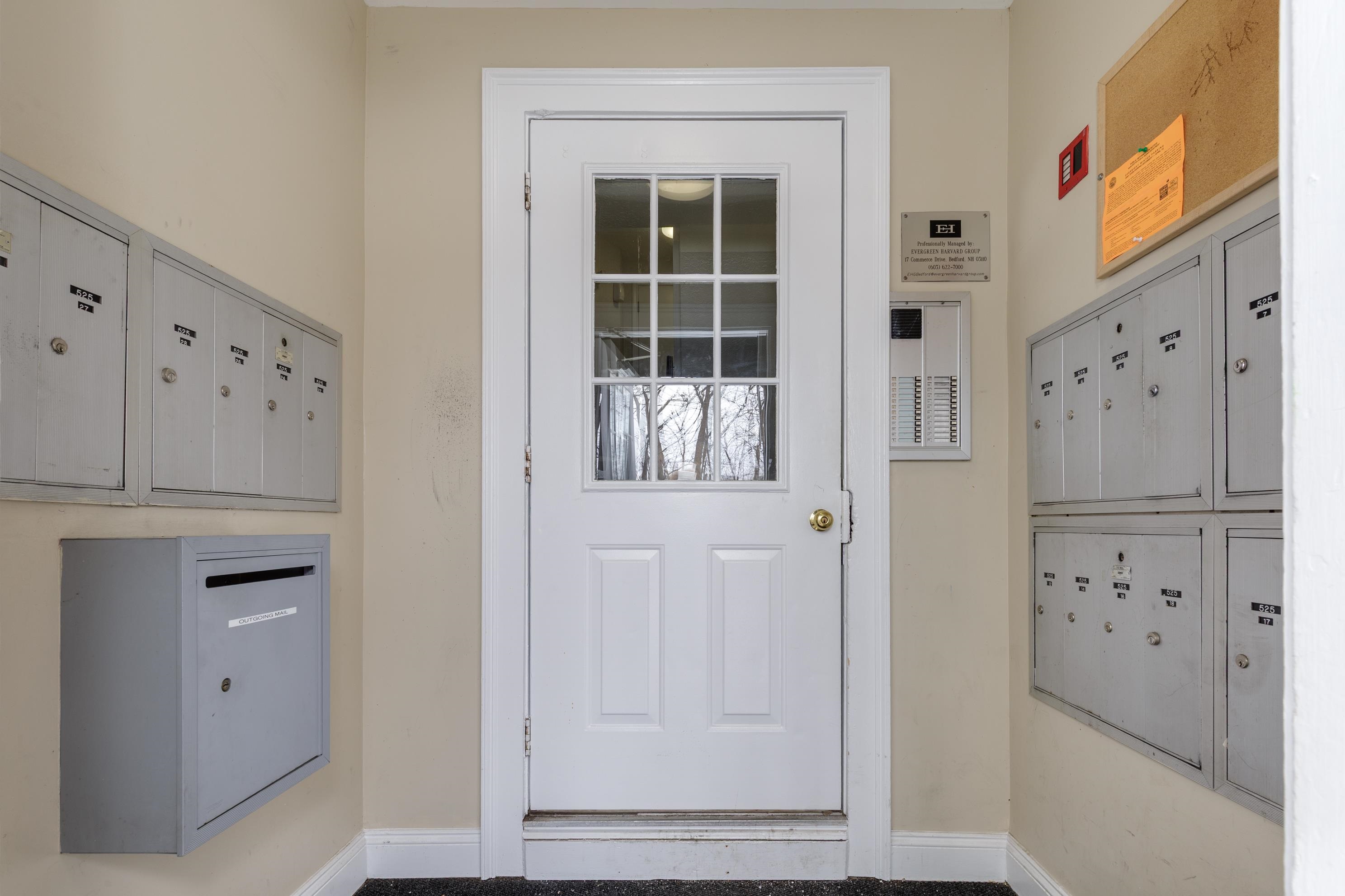 525 Calef Rd, Manchester, NH 03103