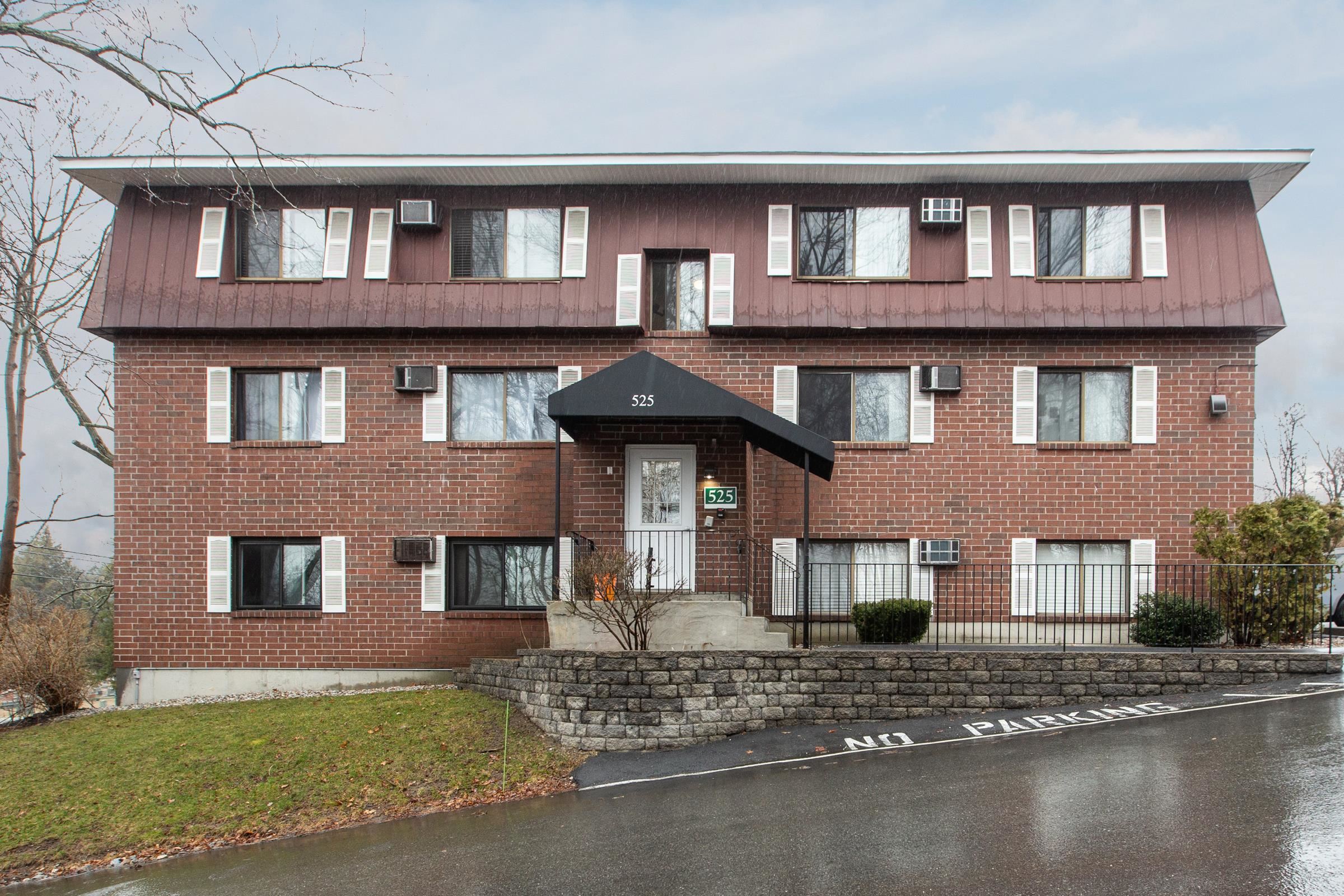 Homes for sale in Manchester, NH | 525 Calef Rd #22, Manchester, NH 03103 | MLS# 5078448