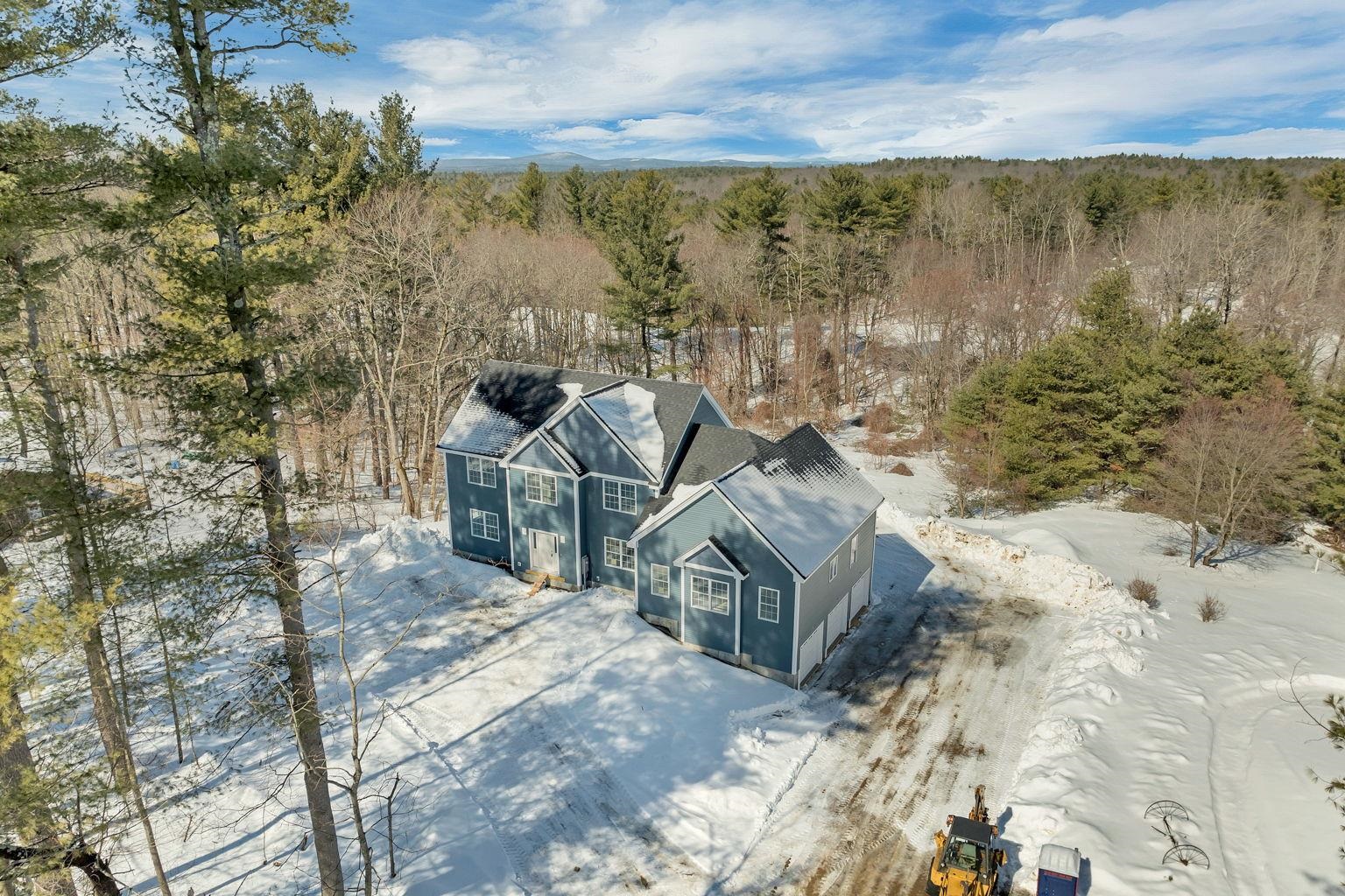 8 Wiley Hill Rd, Londonderry, NH 03053