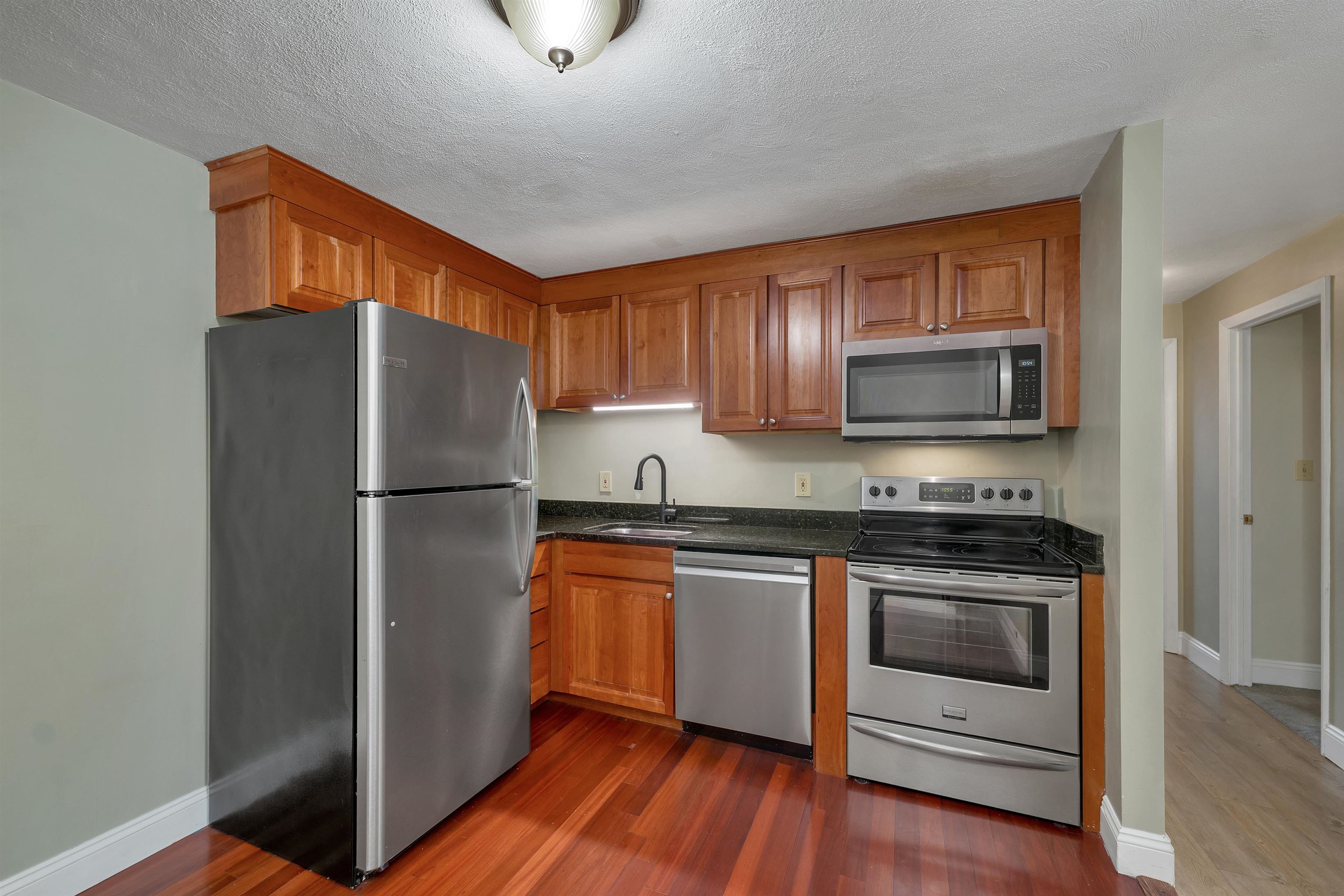 Manchester NH&nbsp;Condo for sale $249,000 $326 per sq.ft.