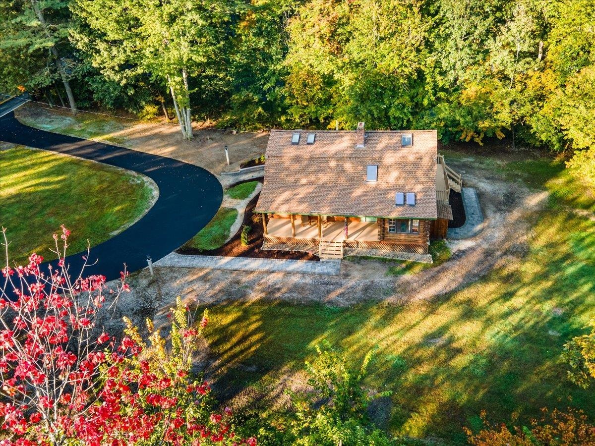 124 Hovey Rd, Londonderry, NH 03053