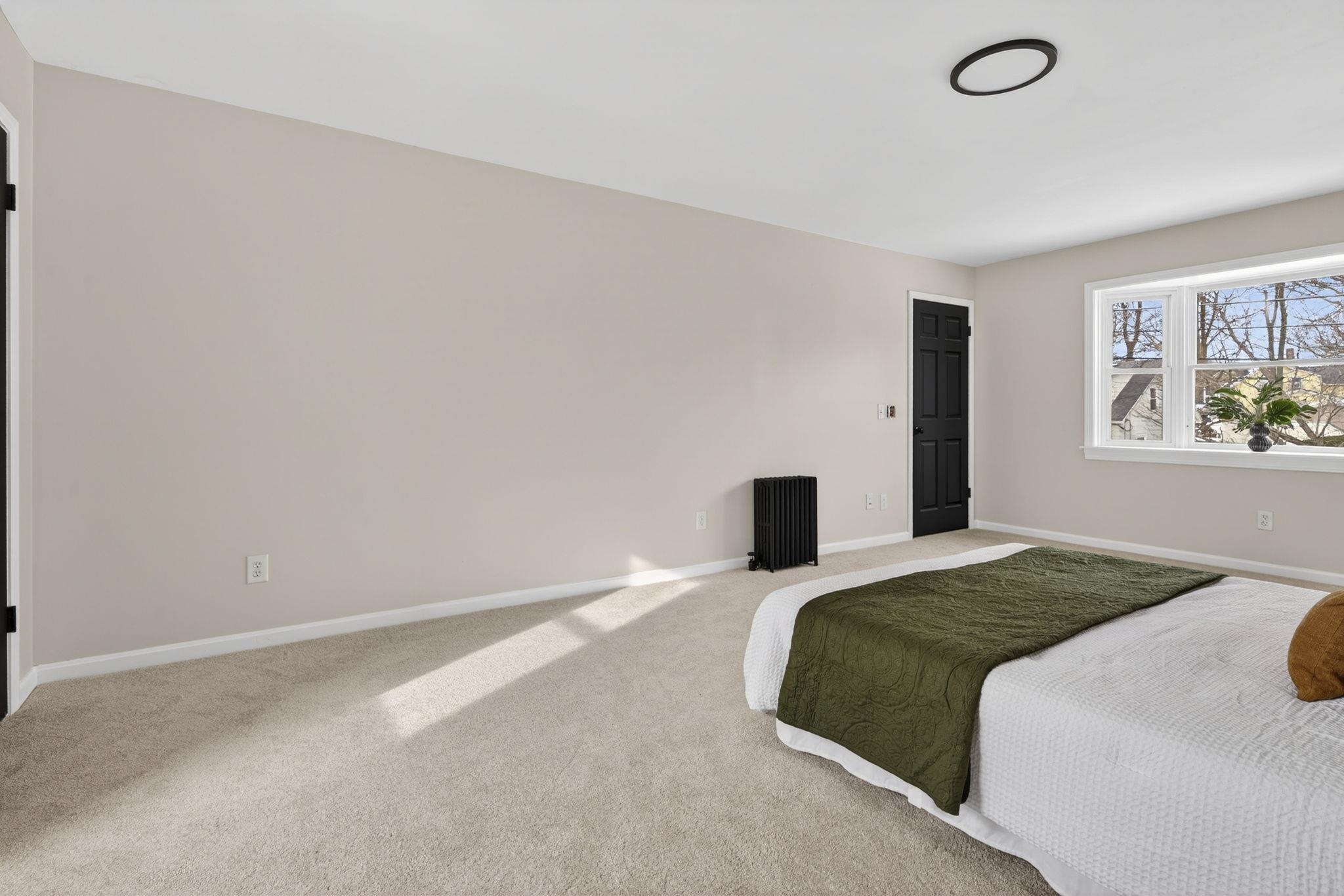 48 Jackson St, Laconia, NH 03246