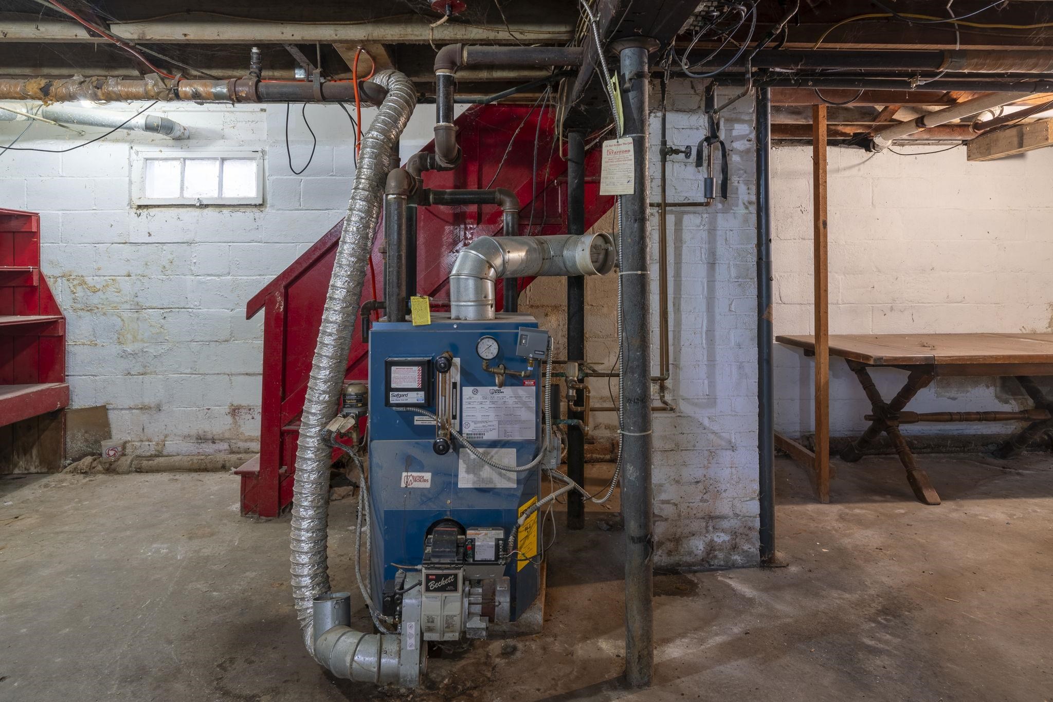 48 Jackson St, Laconia, NH 03246