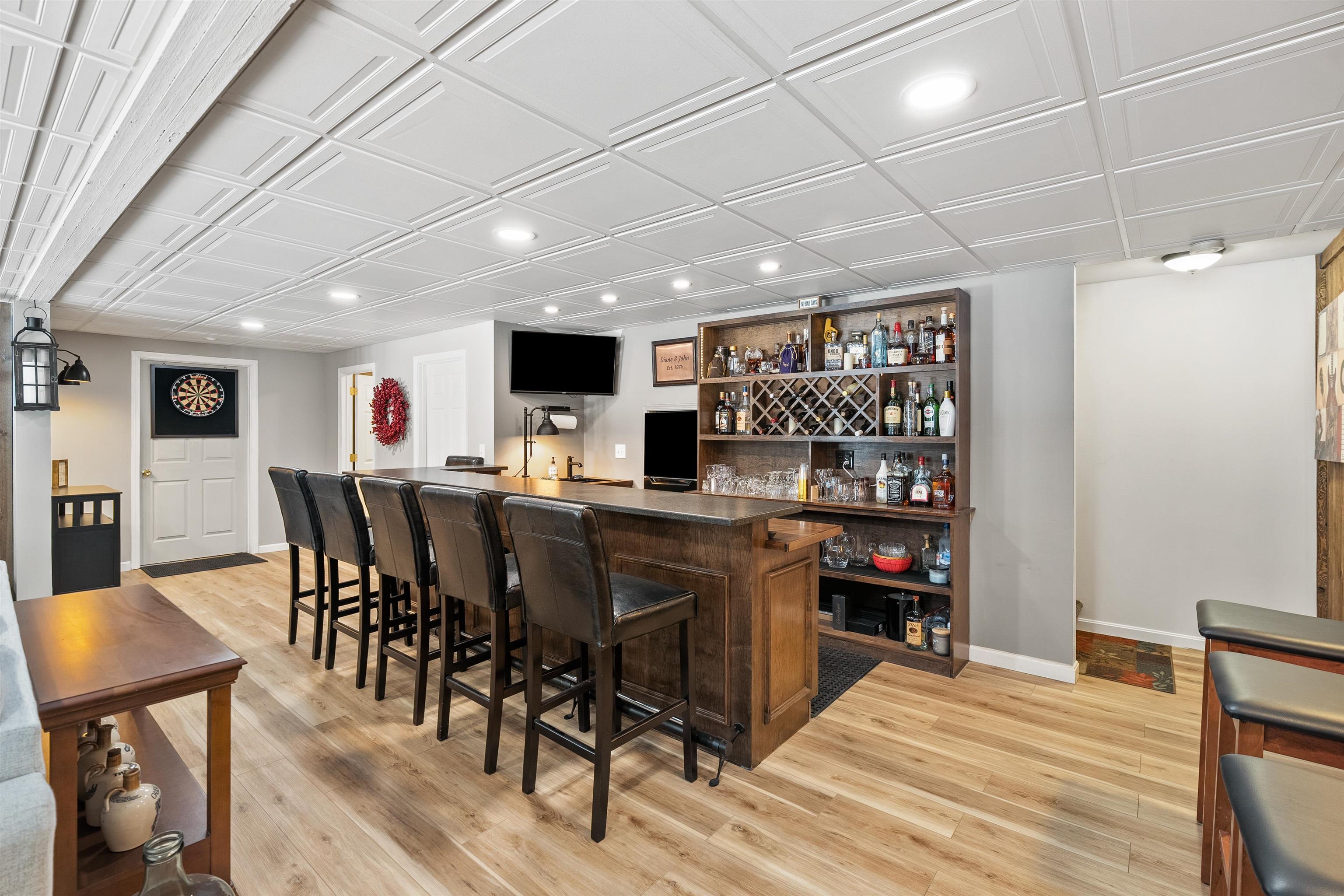 17 Canterbury Ct, Salem, NH 03079