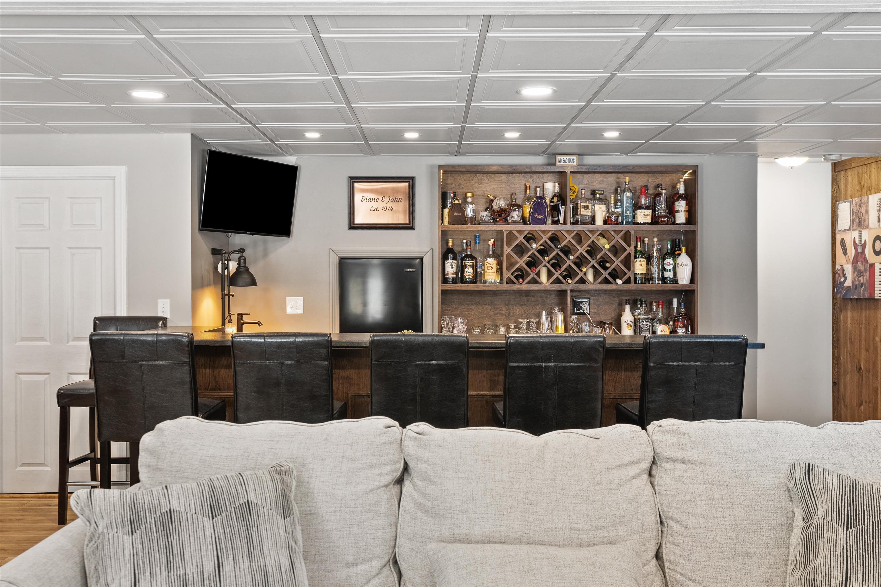 17 Canterbury Ct, Salem, NH 03079