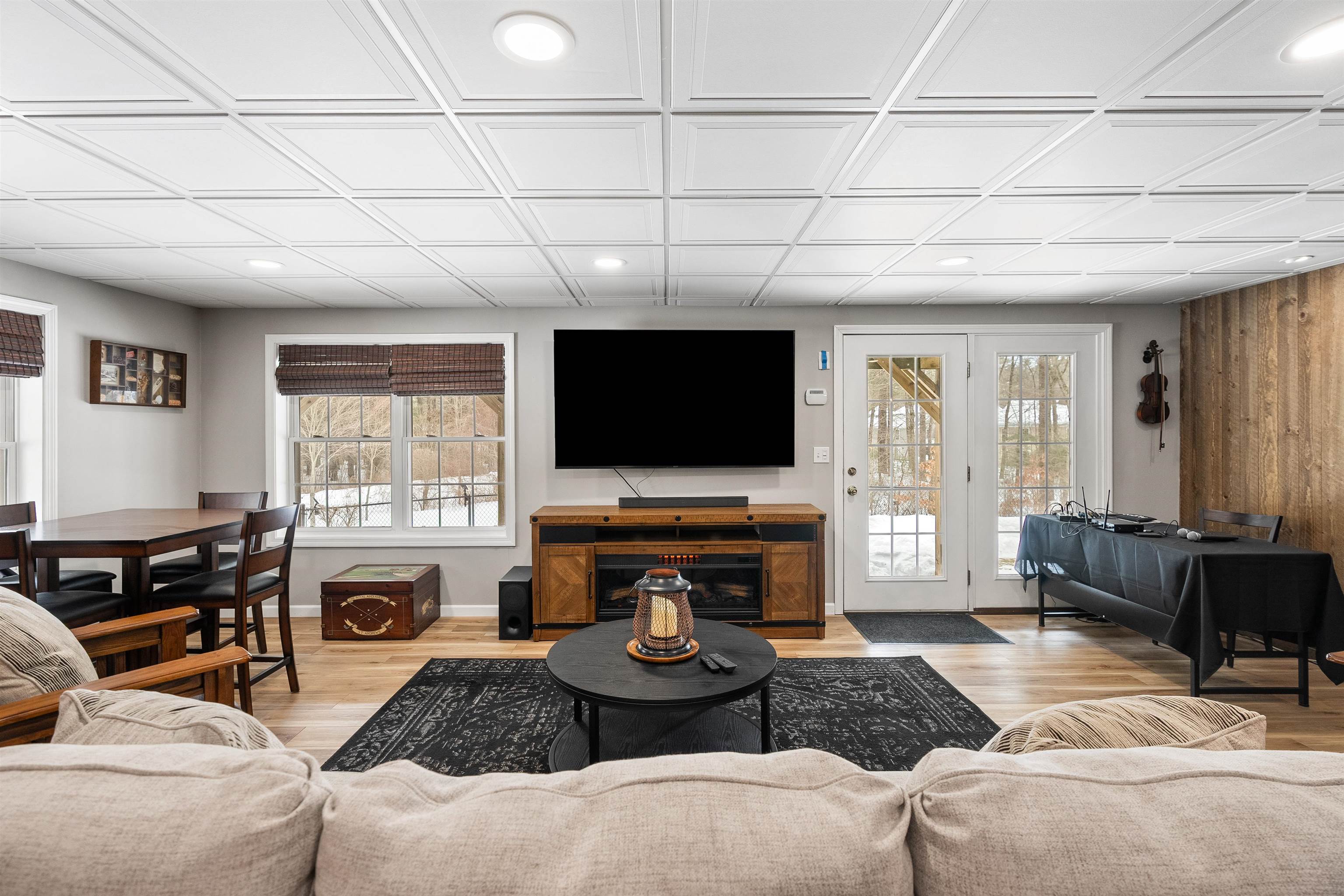 17 Canterbury Ct, Salem, NH 03079