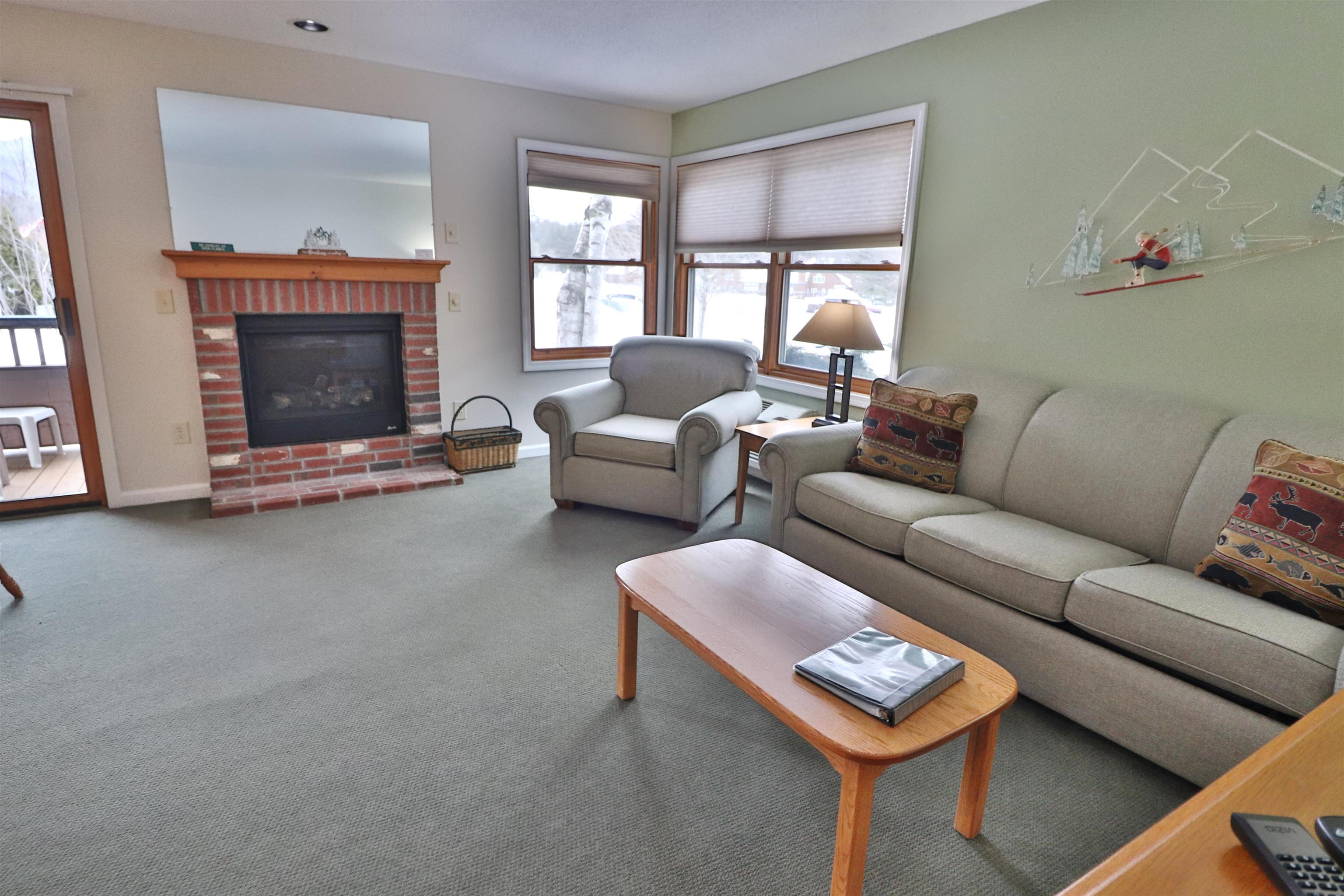 156 Deer Park Dr, Woodstock, NH 03262