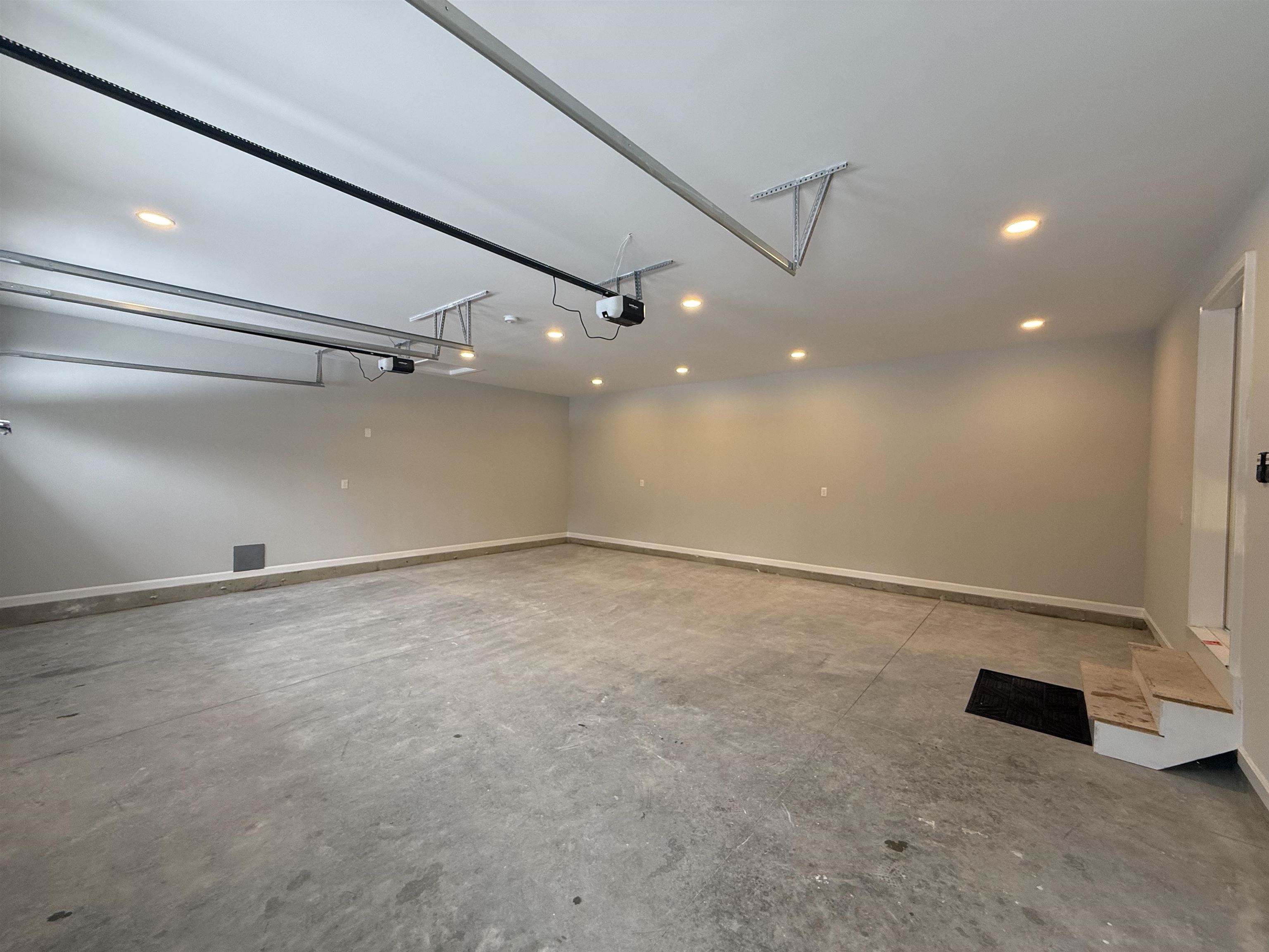 56 Beaver Pond Dr, Barnstead, NH 03218