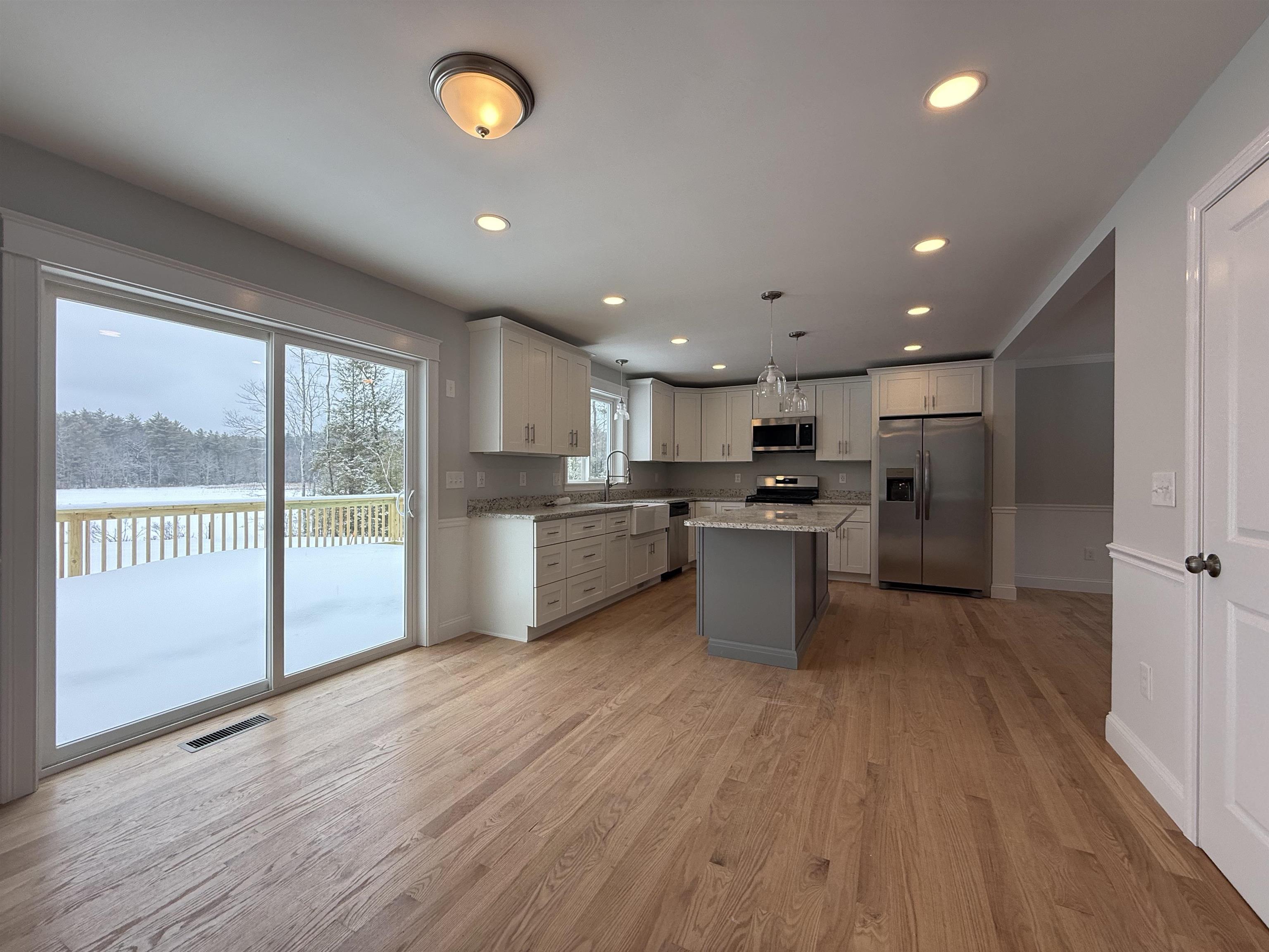 56 Beaver Pond Dr, Barnstead, NH 03218