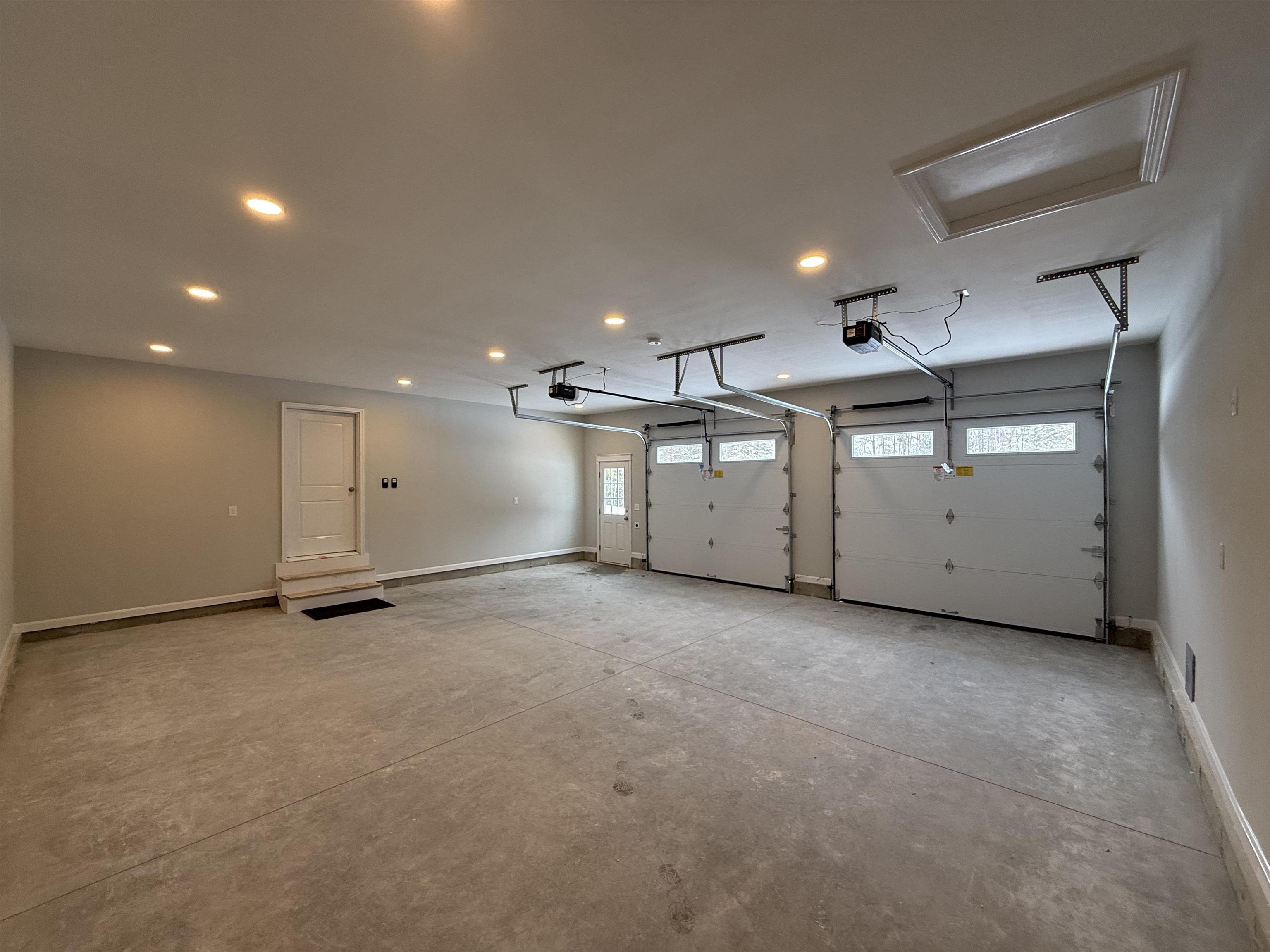 56 Beaver Pond Dr, Barnstead, NH 03218