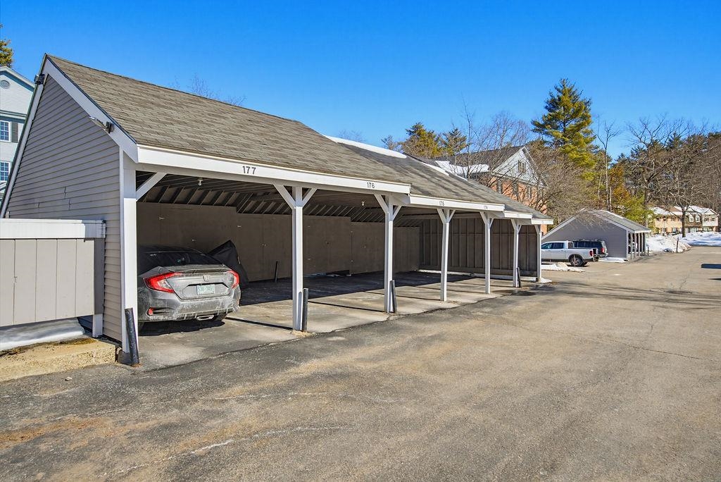 15 Northbrook Dr, Manchester, NH 03102