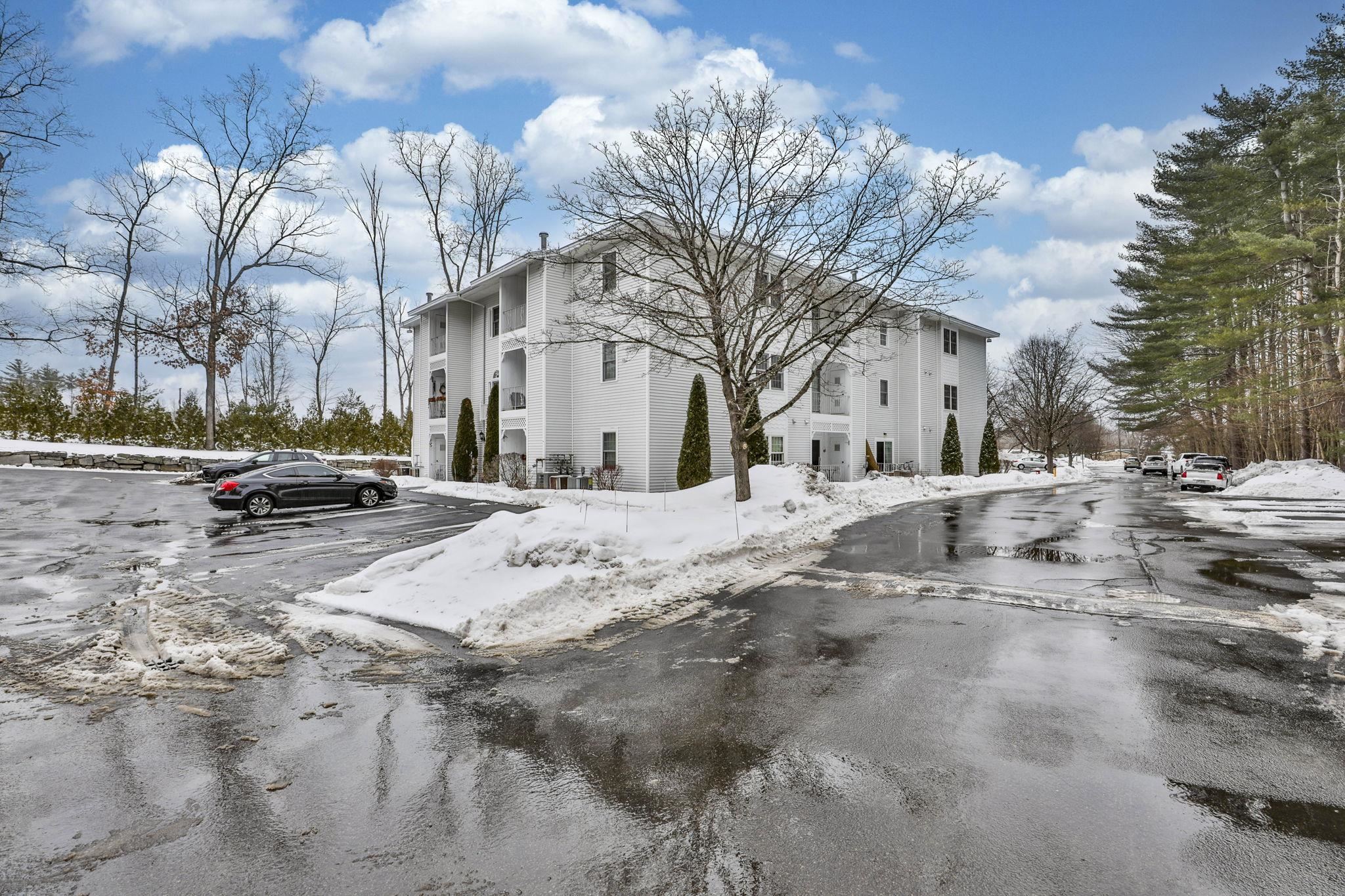 28 James St, Milford, NH 03055