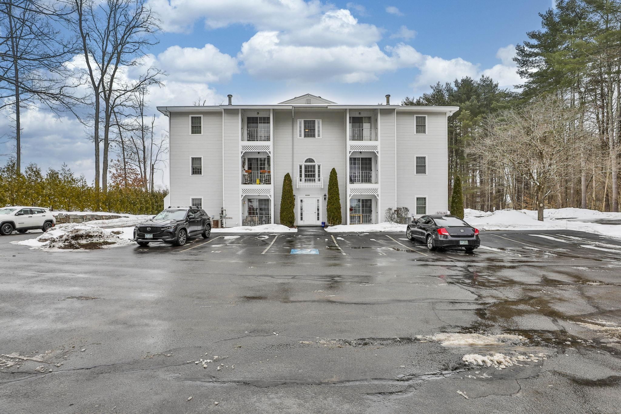 28 James St, Milford, NH 03055