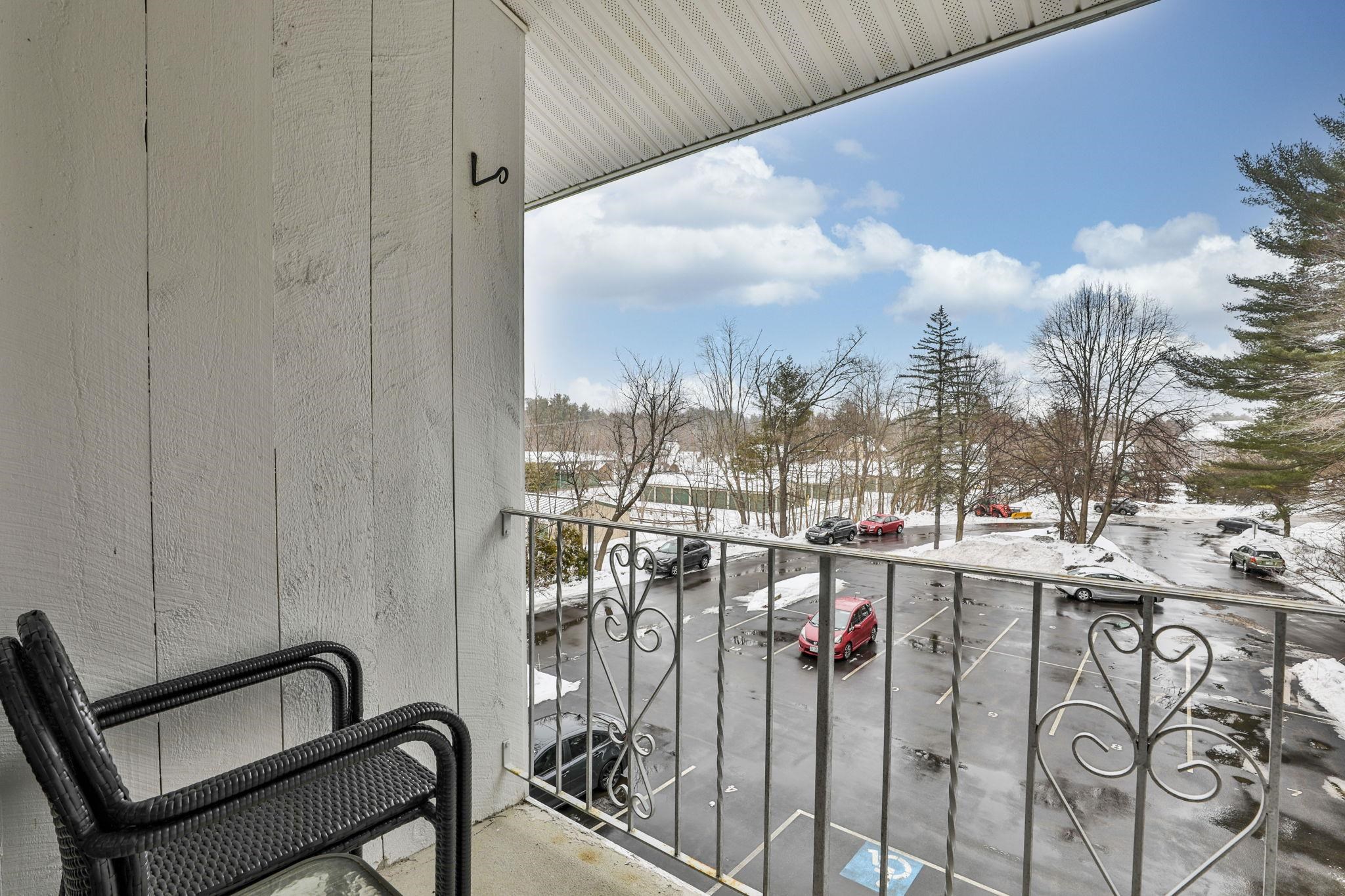 28 James St, Milford, NH 03055