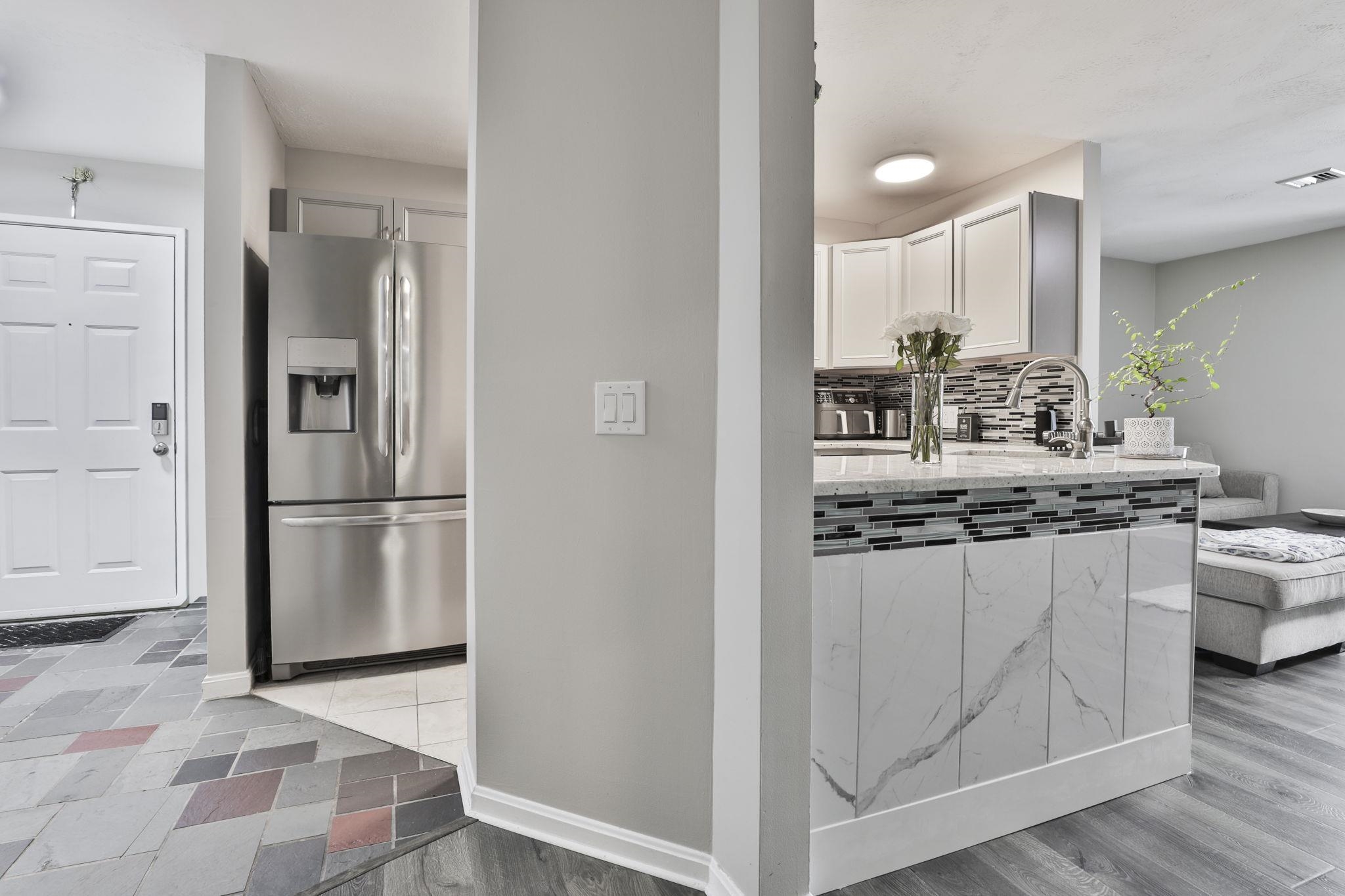 28 James St, Milford, NH 03055