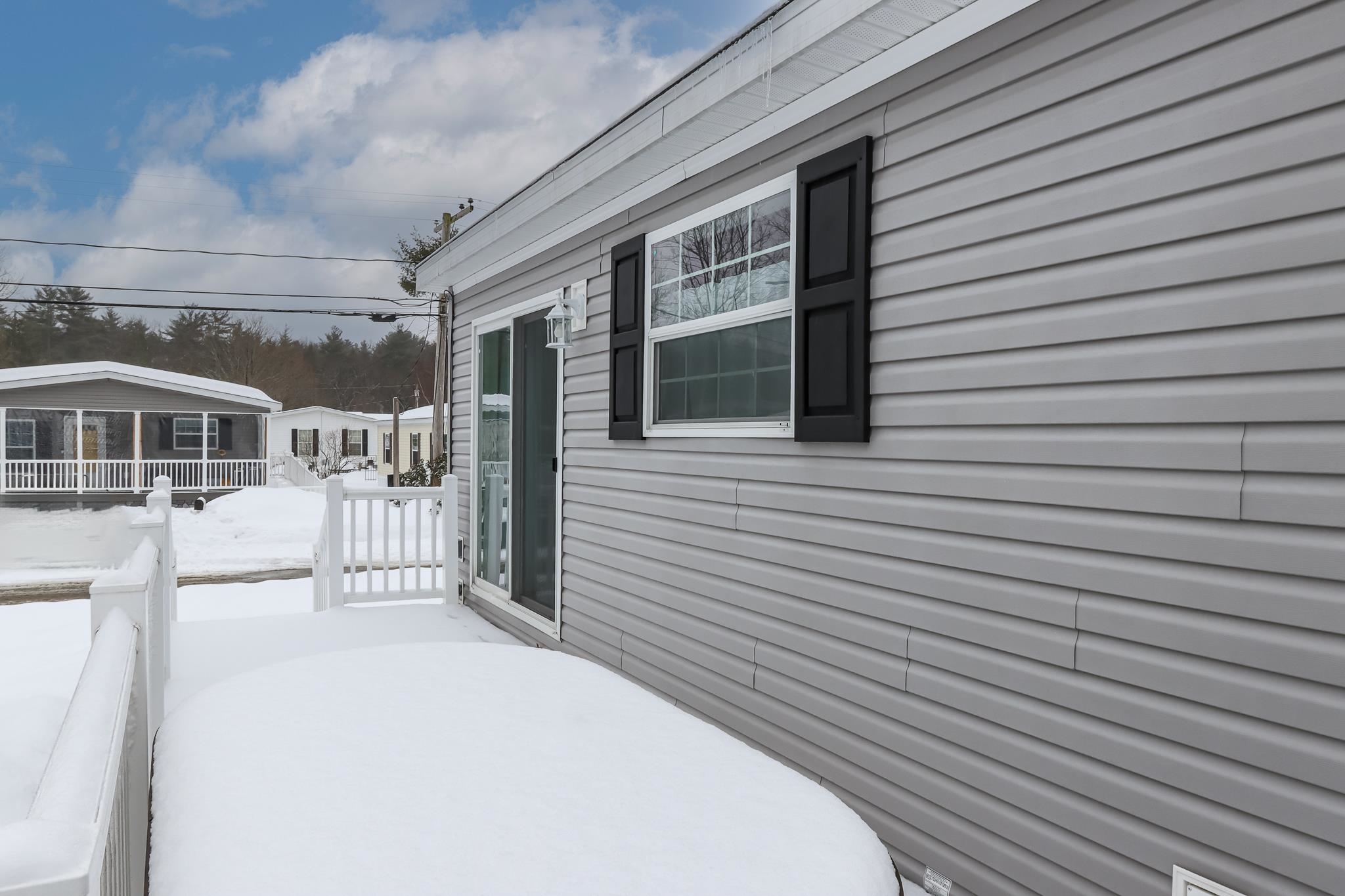 104 Robin Hood Dr, Exeter, NH 03833