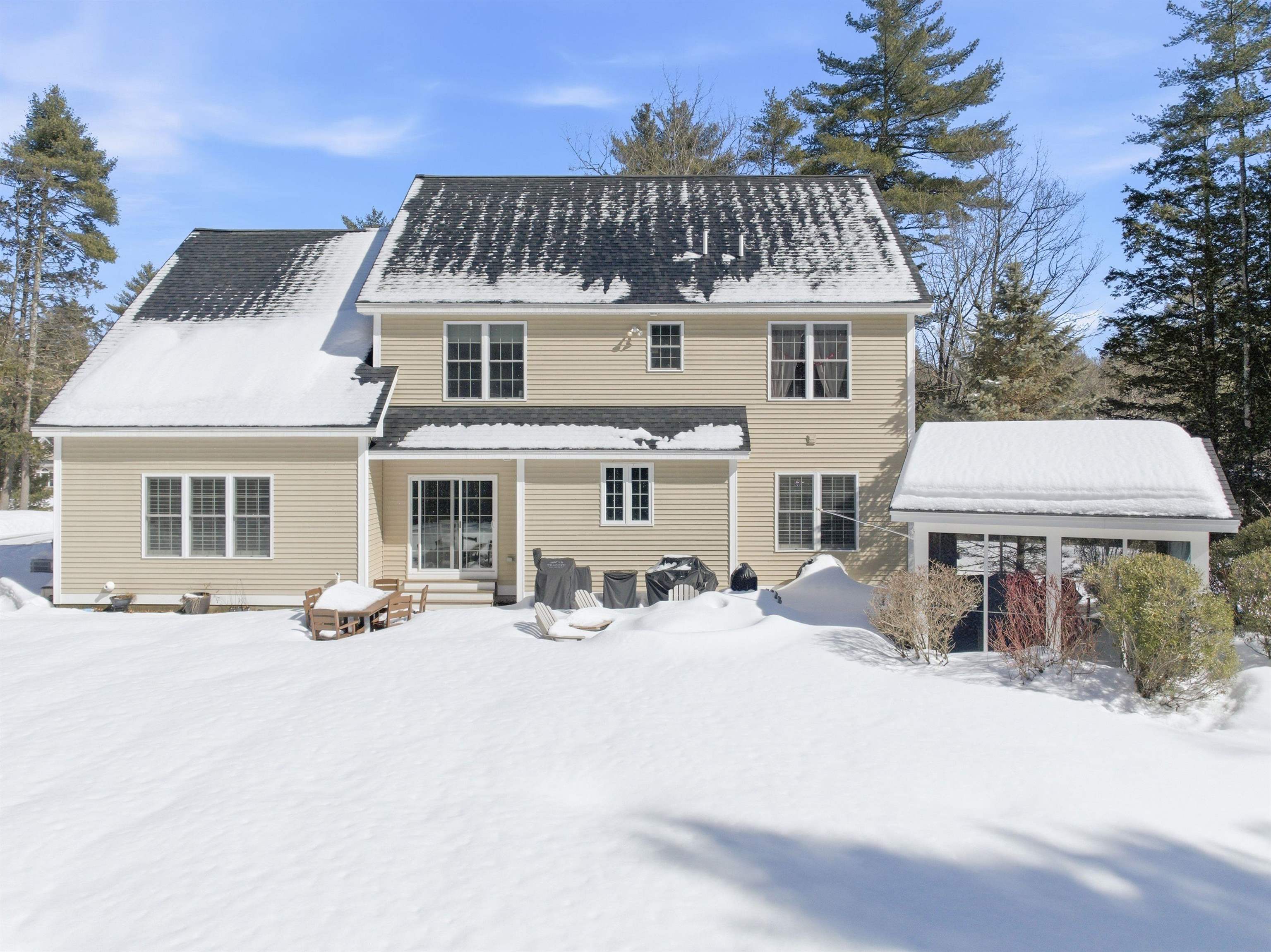 7 Amber Ln, Bedford, NH 03110