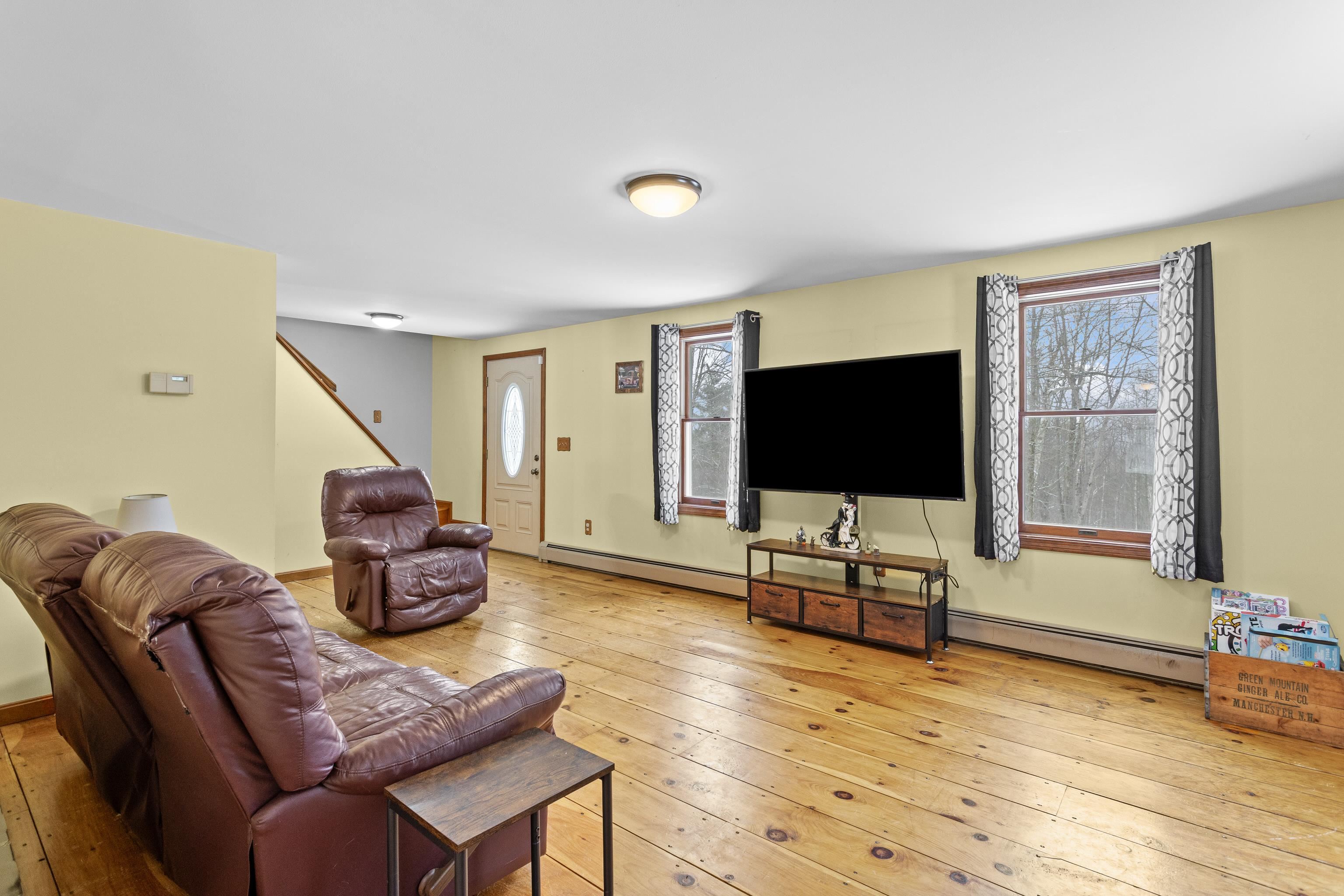 15 Chevey Hill Rd, Weare, NH 03281