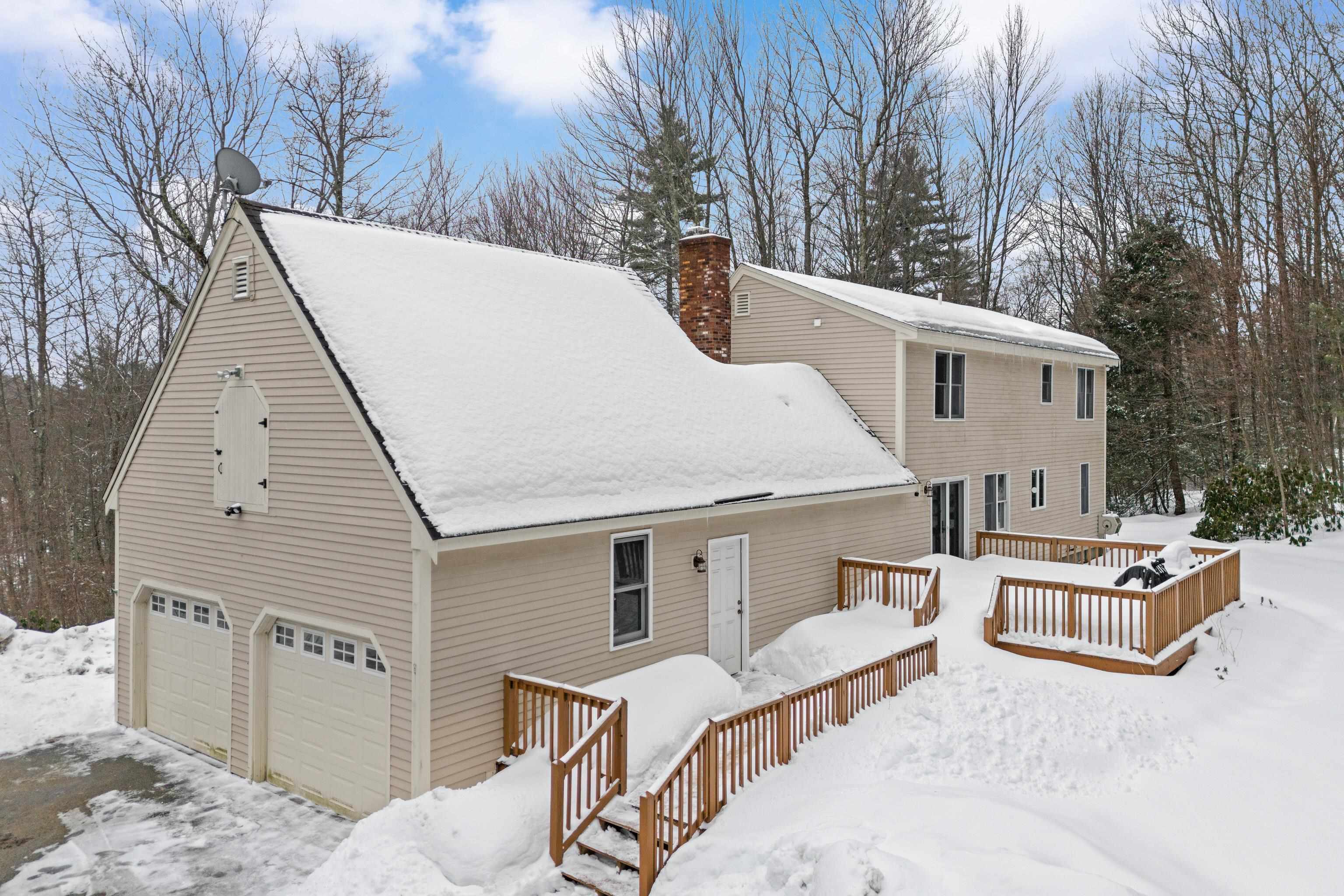 15 Chevey Hill Rd, Weare, NH 03281
