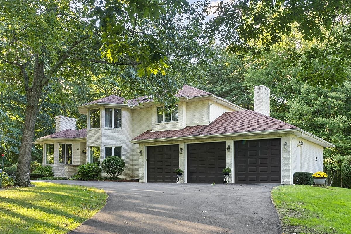 16 Fox Run Ln, Salem, NH 03079