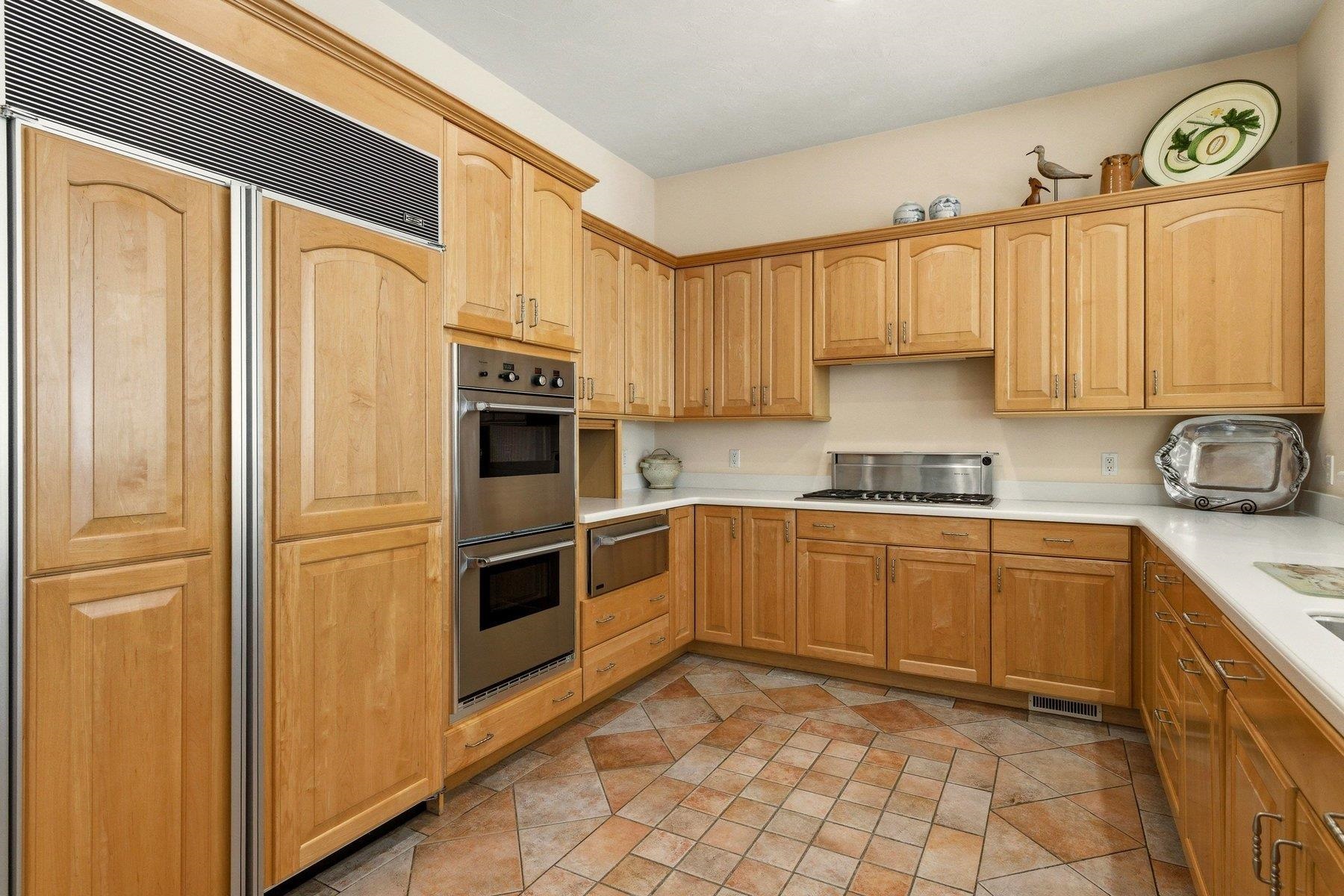 75 Marina Heights Rd, New Castle, NH 03854