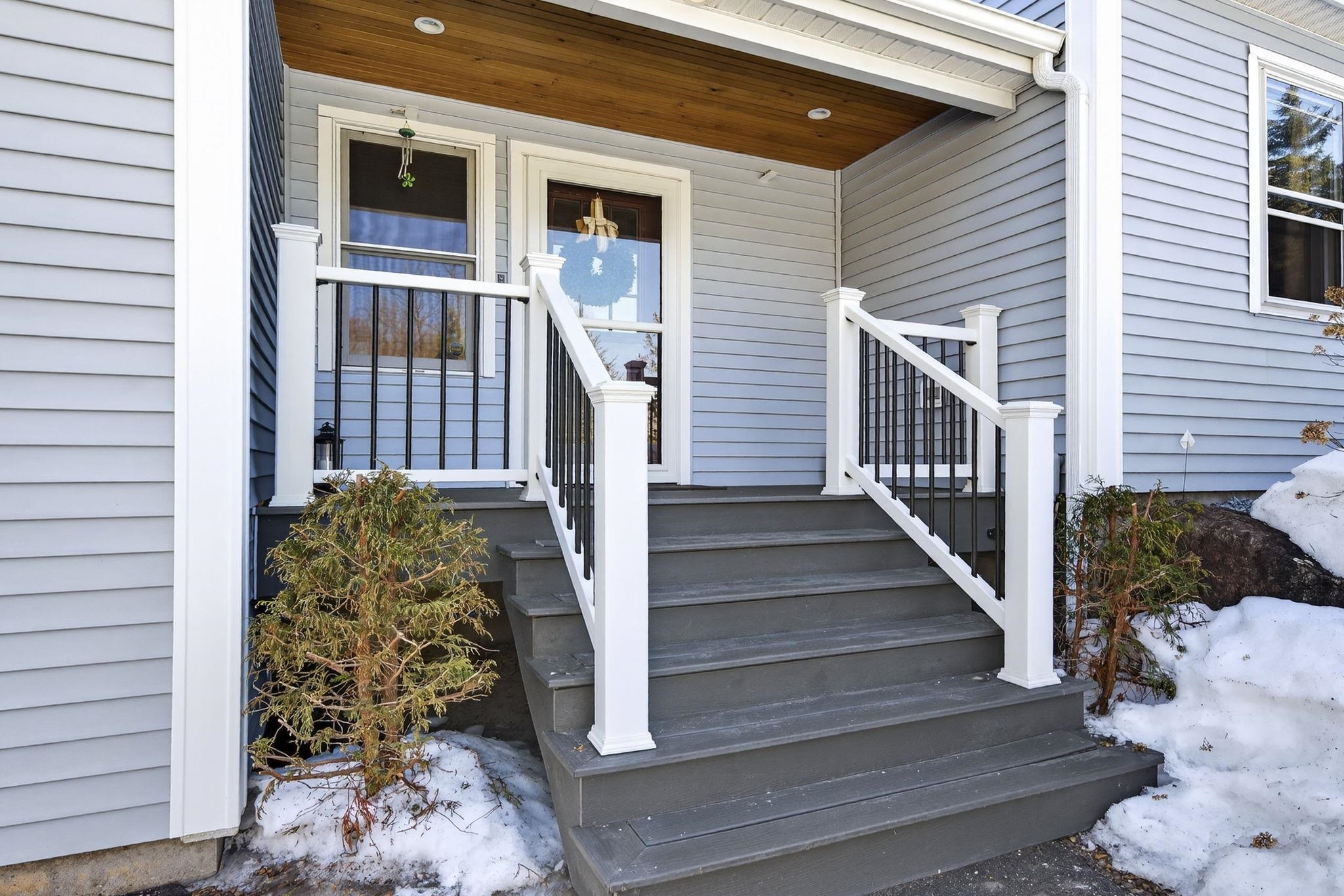 10 Autumn St, Goffstown, NH 03045