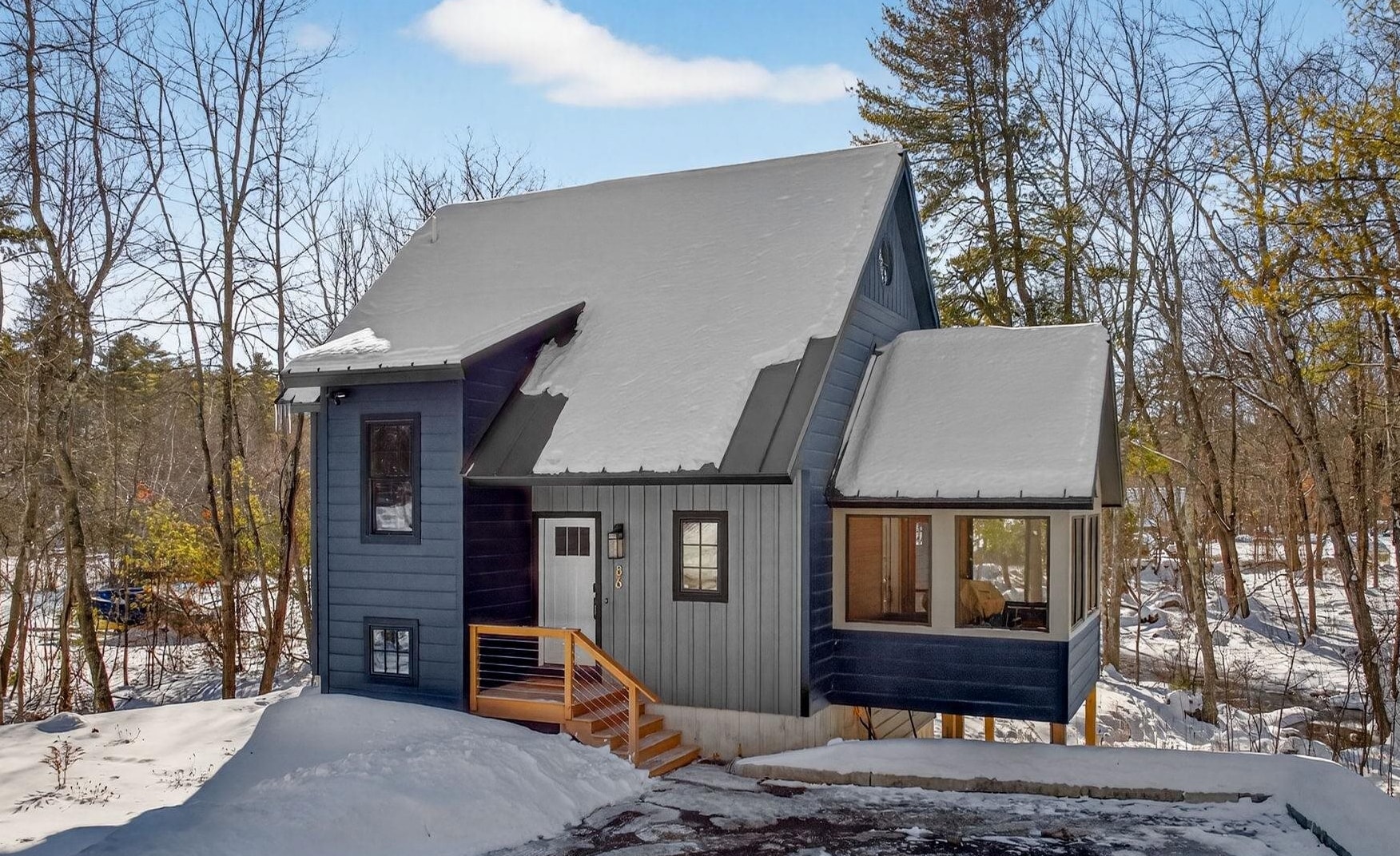 MLS 5078613: 86 Governor Wentworth Highway, Tuftonboro NH