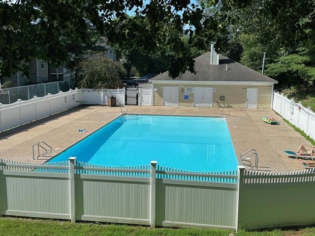 147 Middlesex Rd, Merrimack, NH 03054