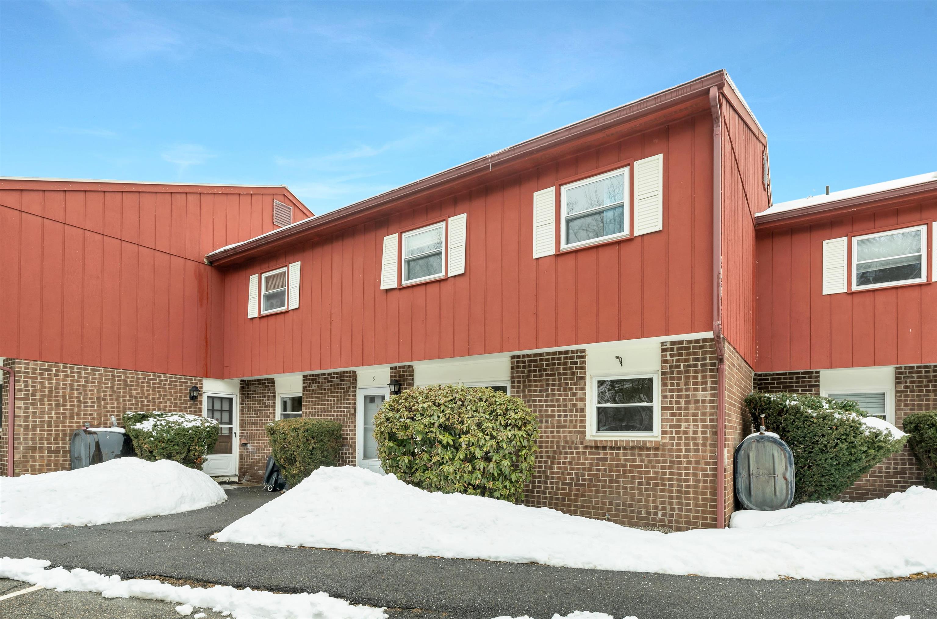 30 South St #9, Laconia, NH 03246