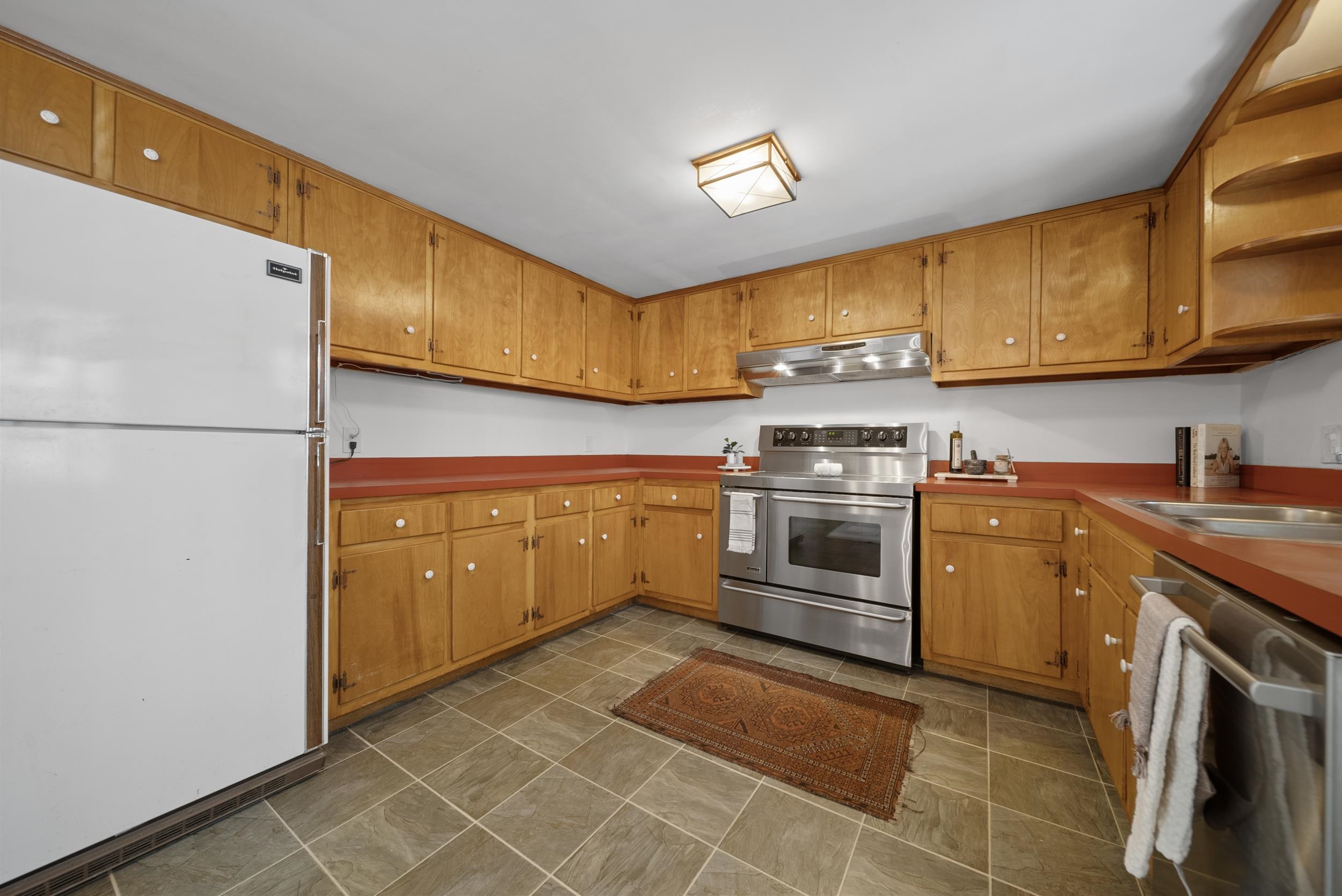 64 Lake St, Salem, NH 03079