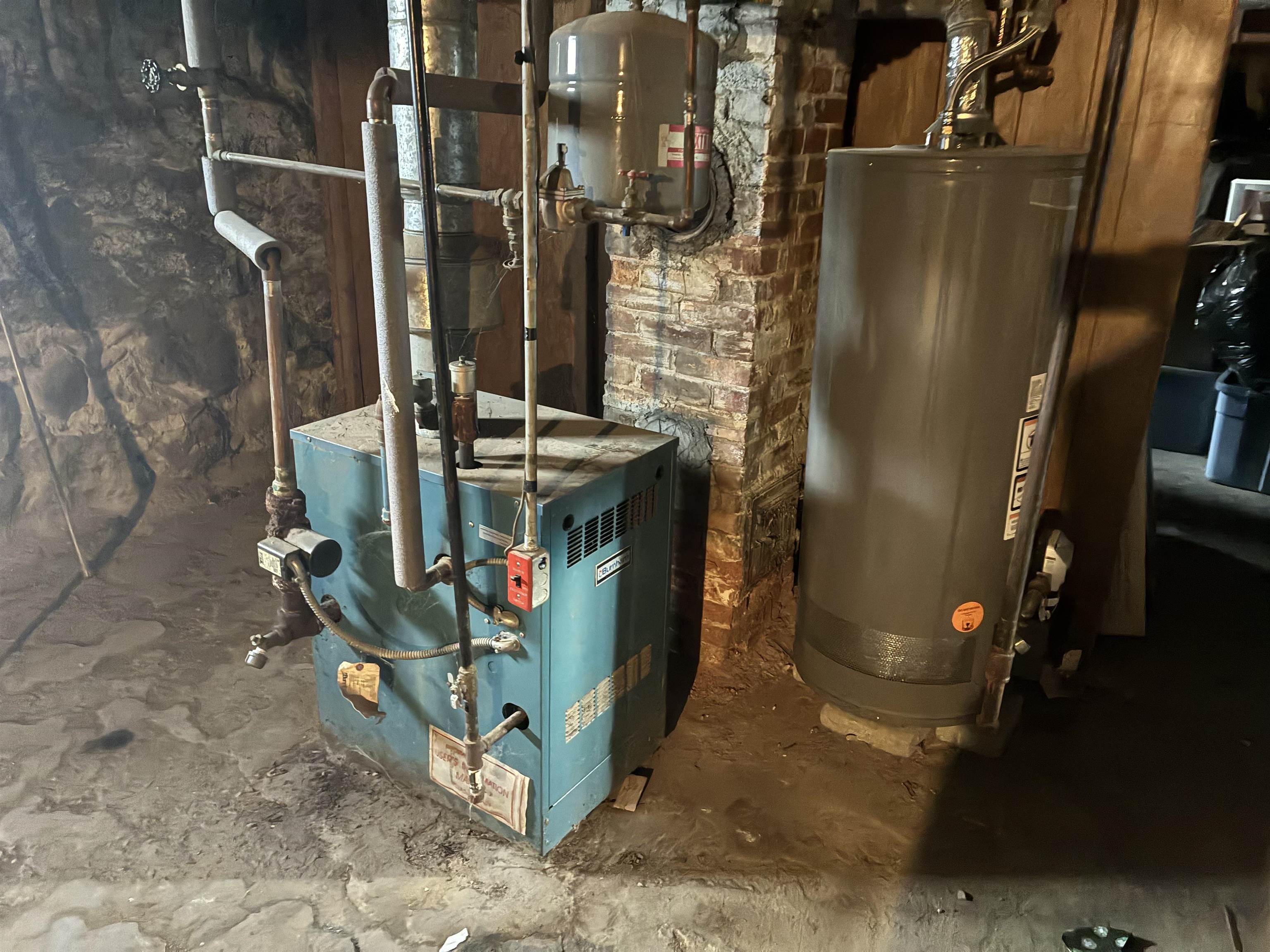 346 Lake Ave, Manchester, NH 03103