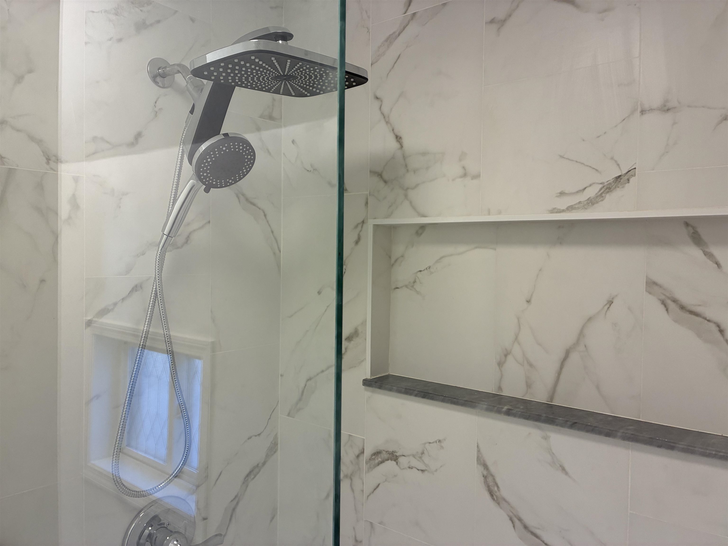 346 Lake Ave, Manchester, NH 03103