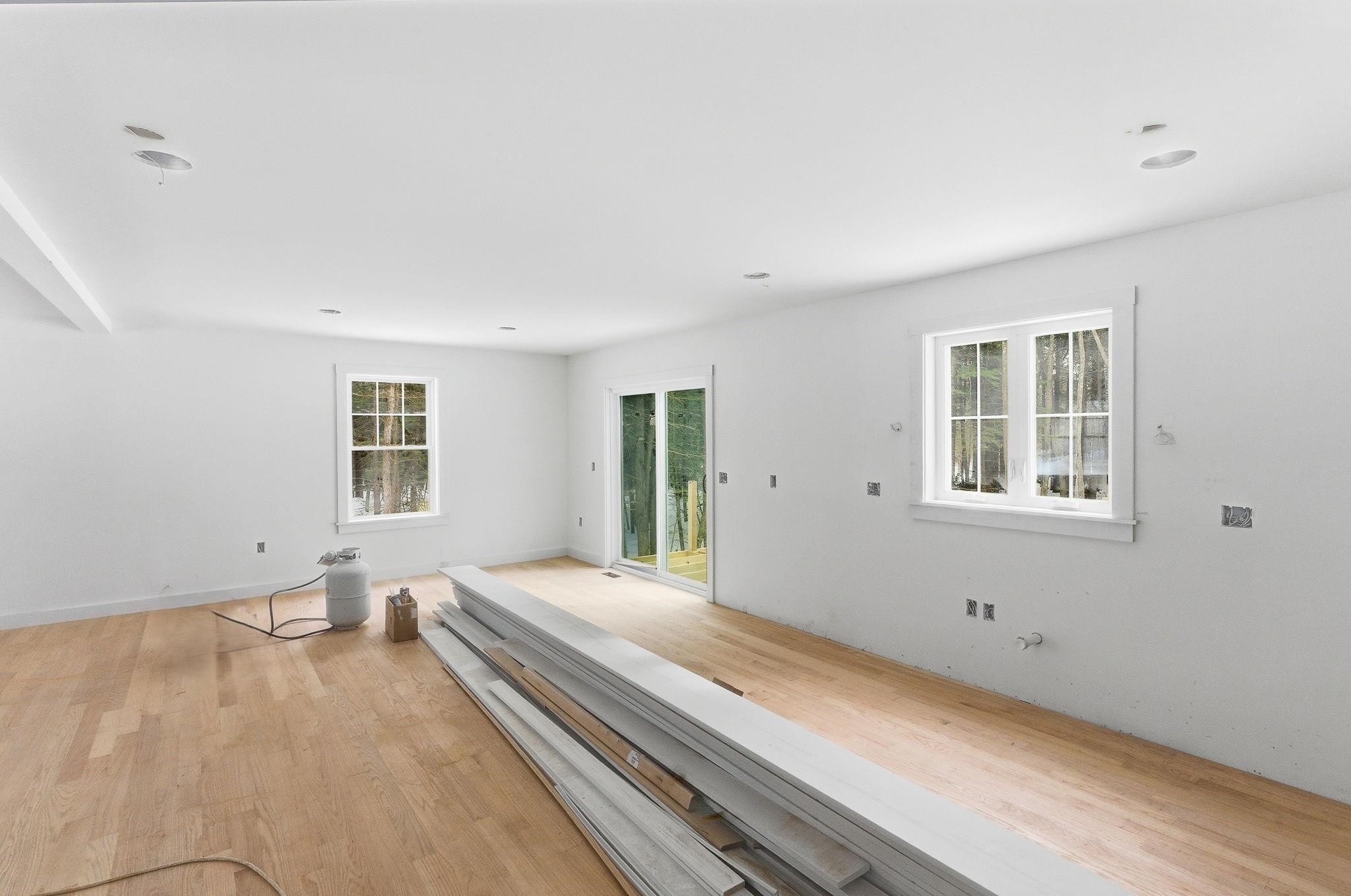 23 Bessie Leavitt Ln, New Boston, NH 03070