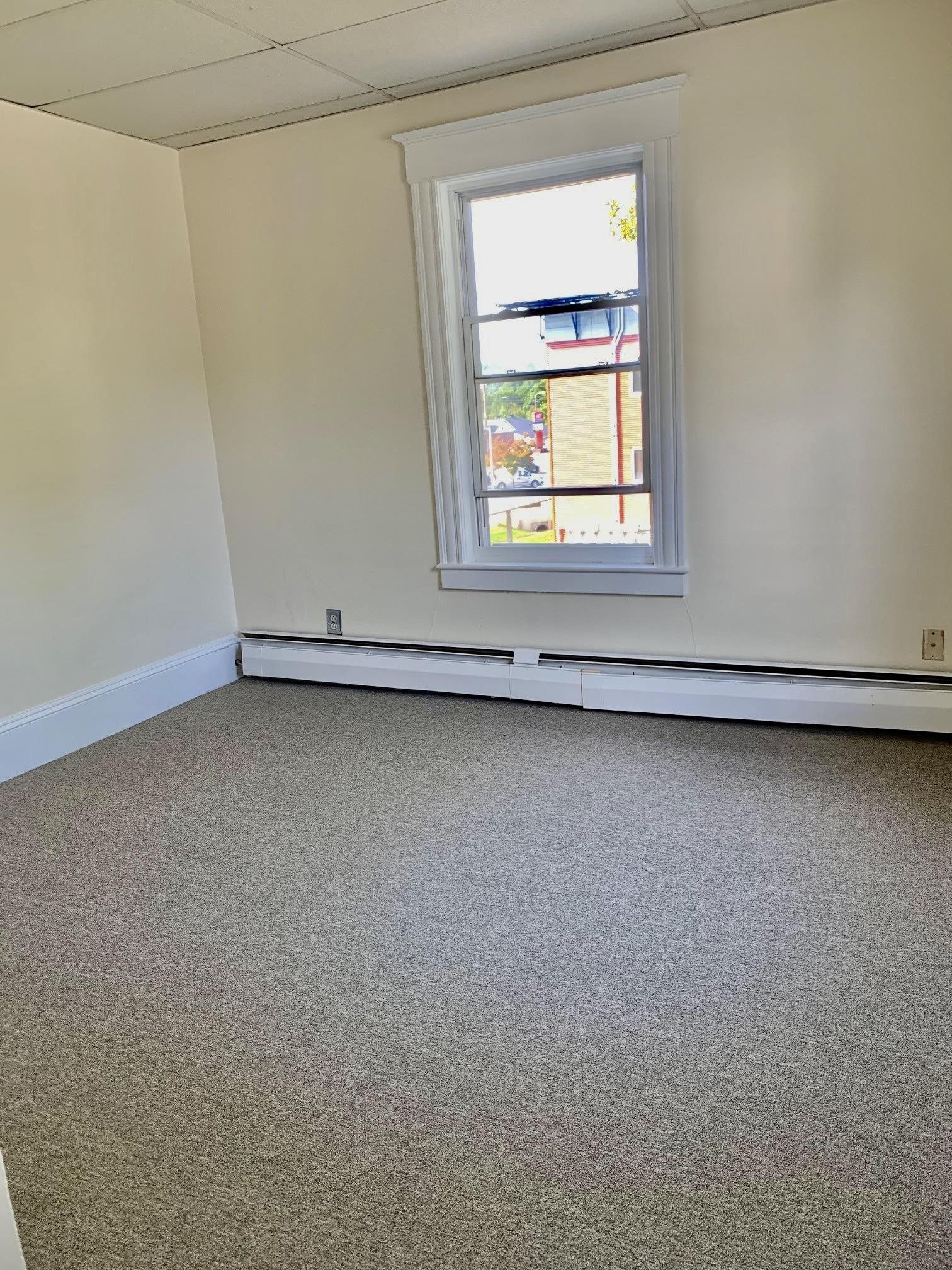 22 Tracy St, Lebanon, NH 03784