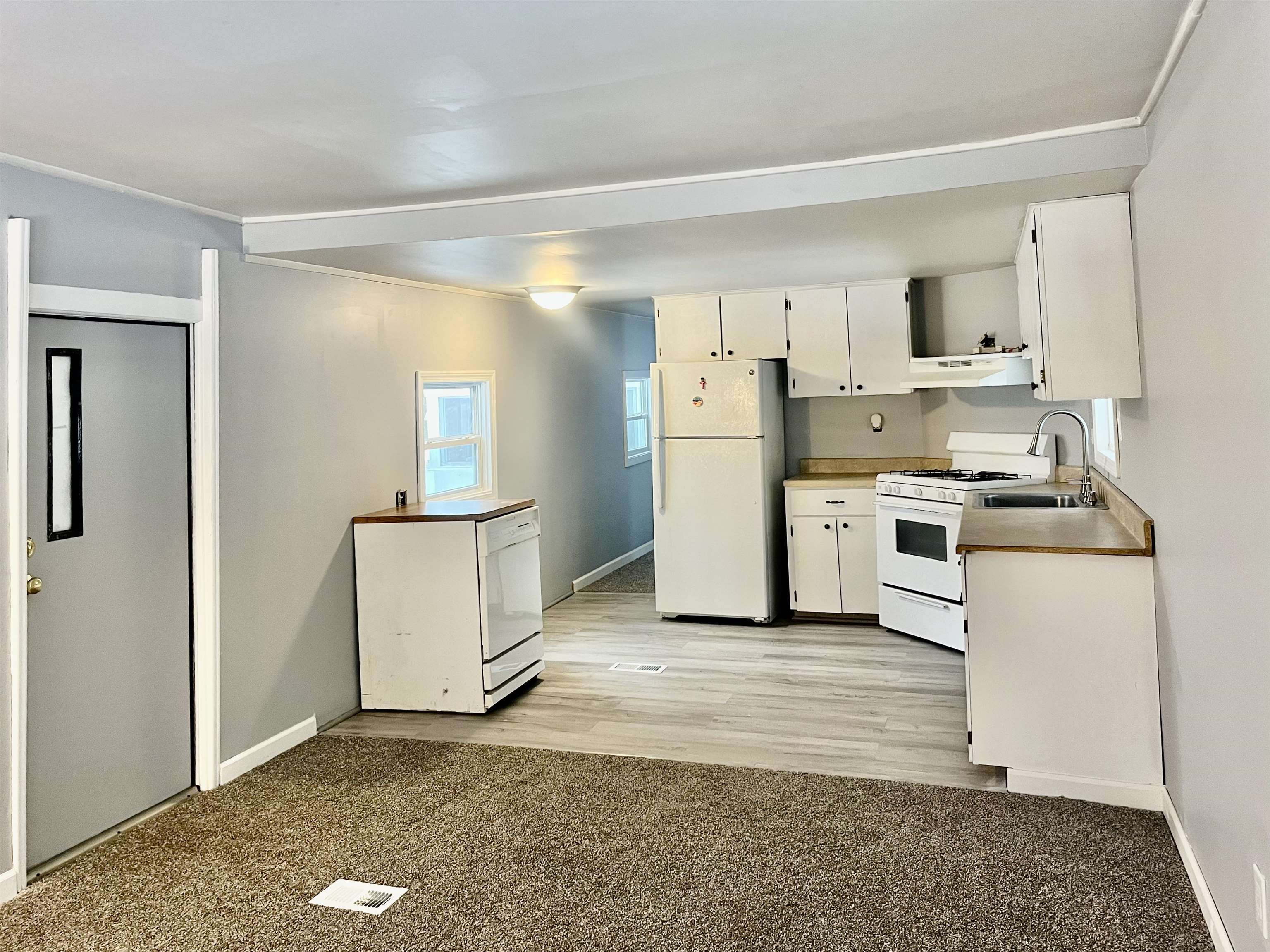 7 Sargent Place — photo 2