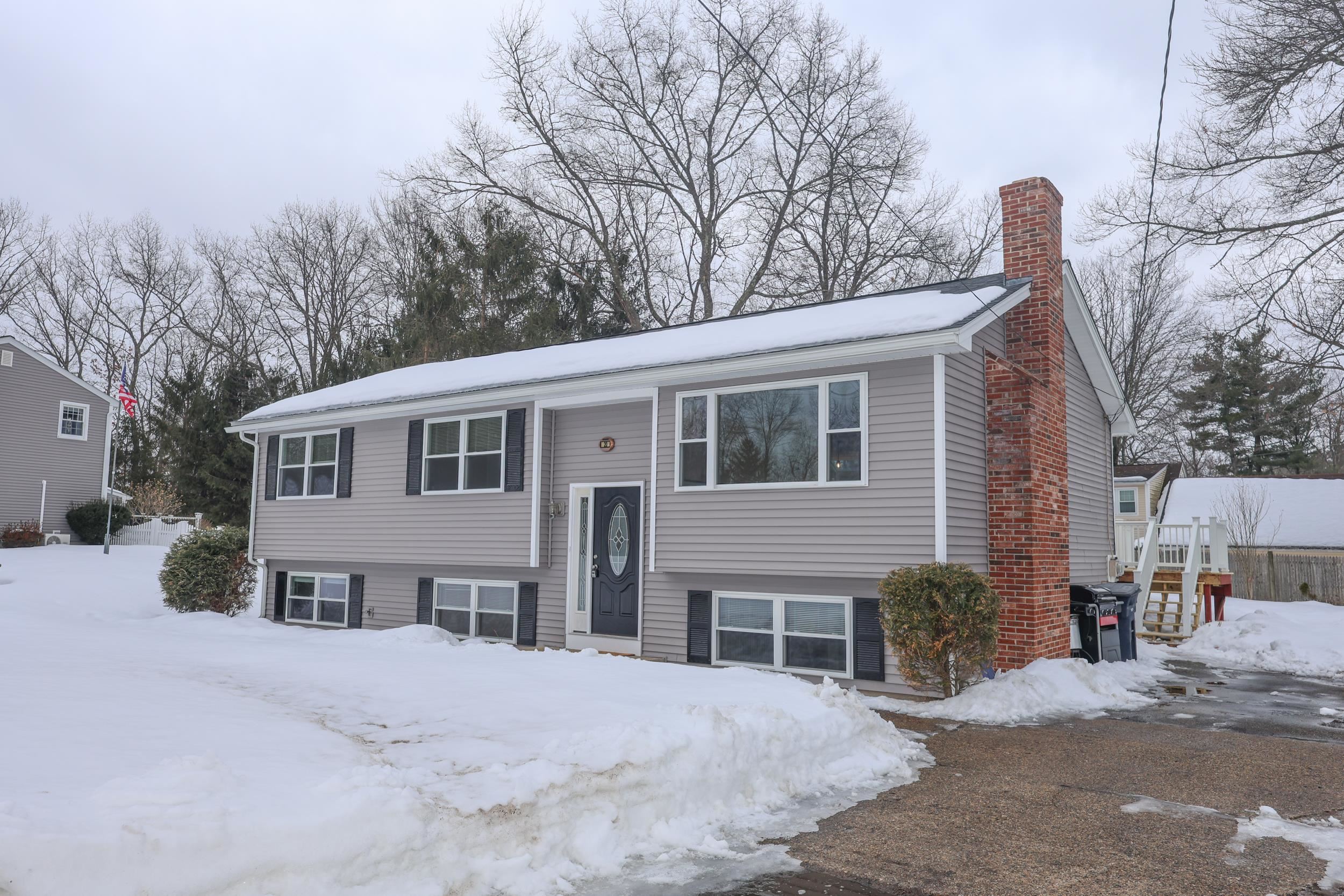 20 Nightingale Rd, Nashua, NH 03062