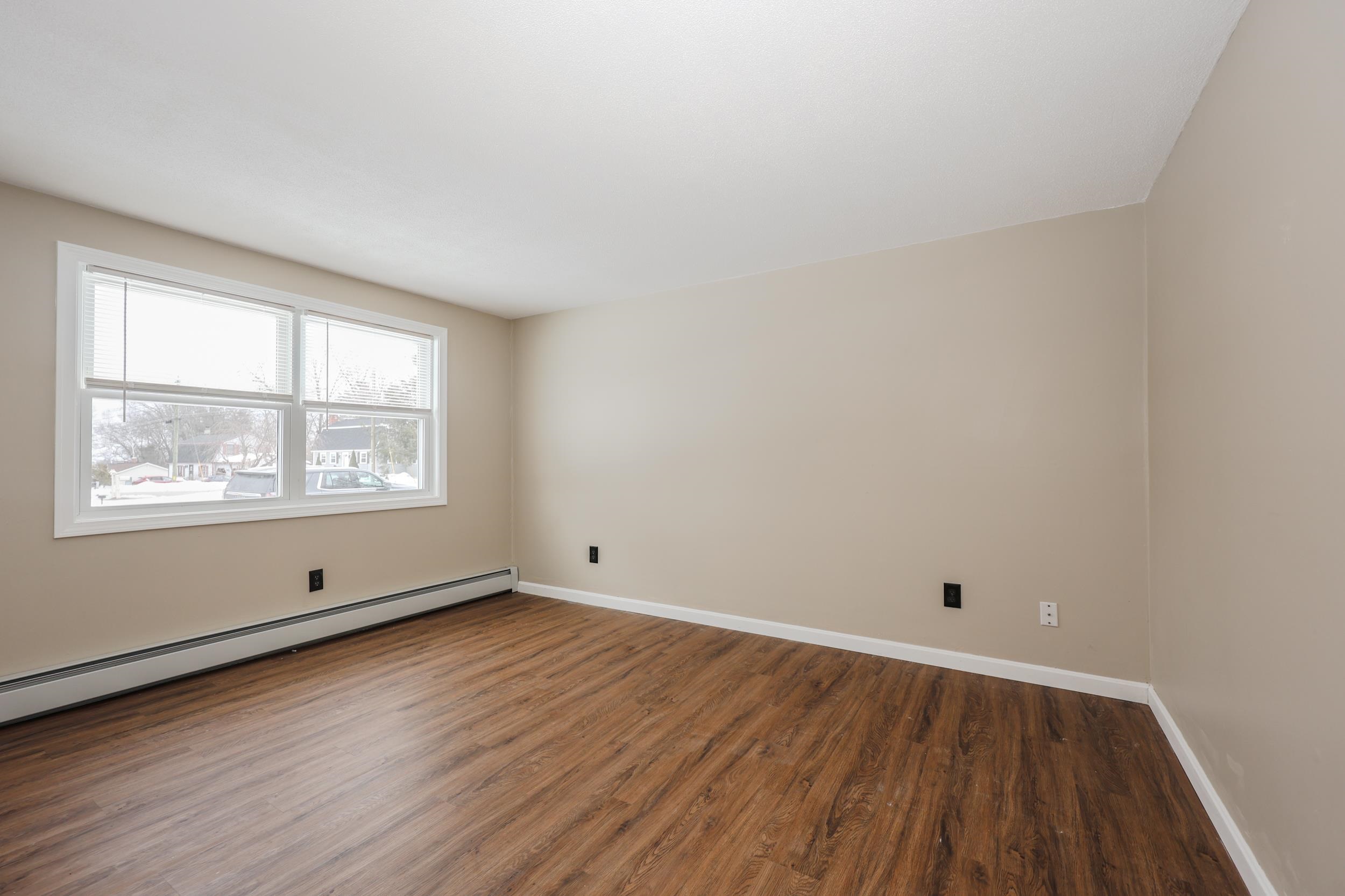 20 Nightingale Rd, Nashua, NH 03062