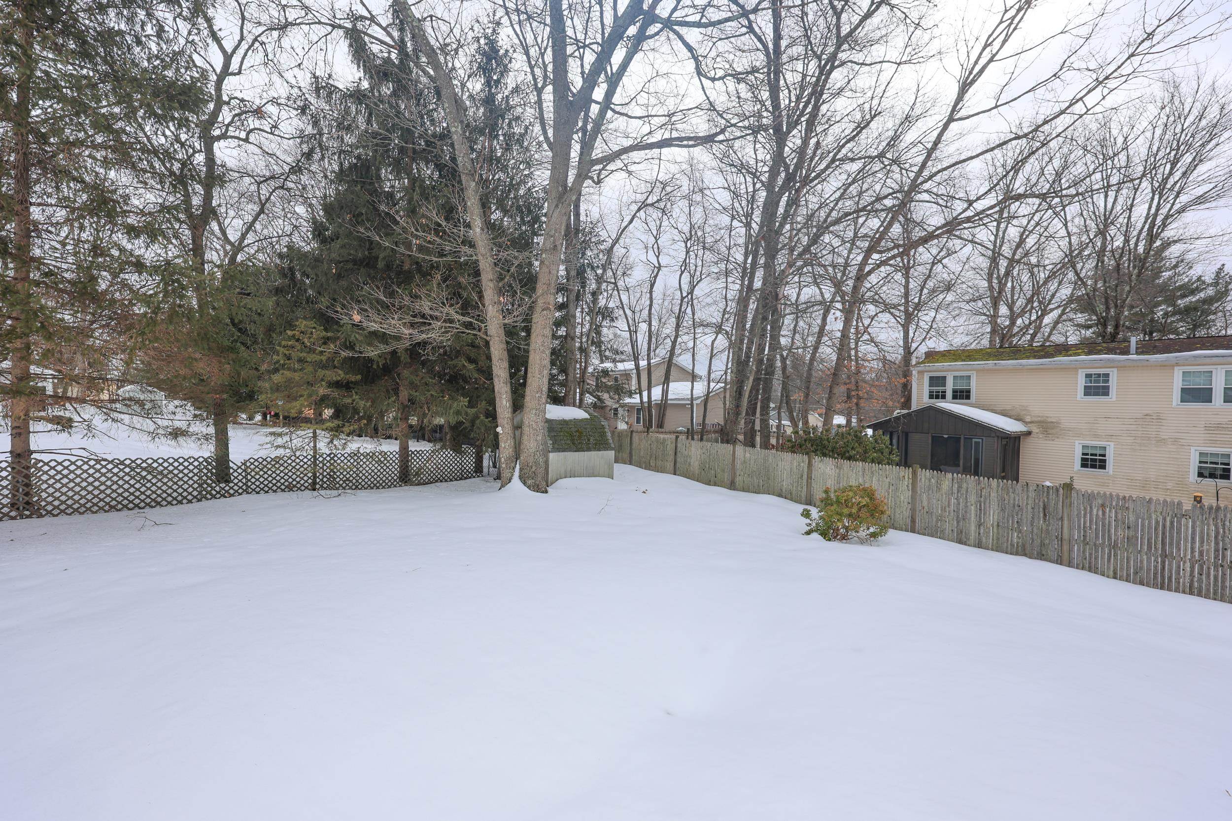 20 Nightingale Rd, Nashua, NH 03062