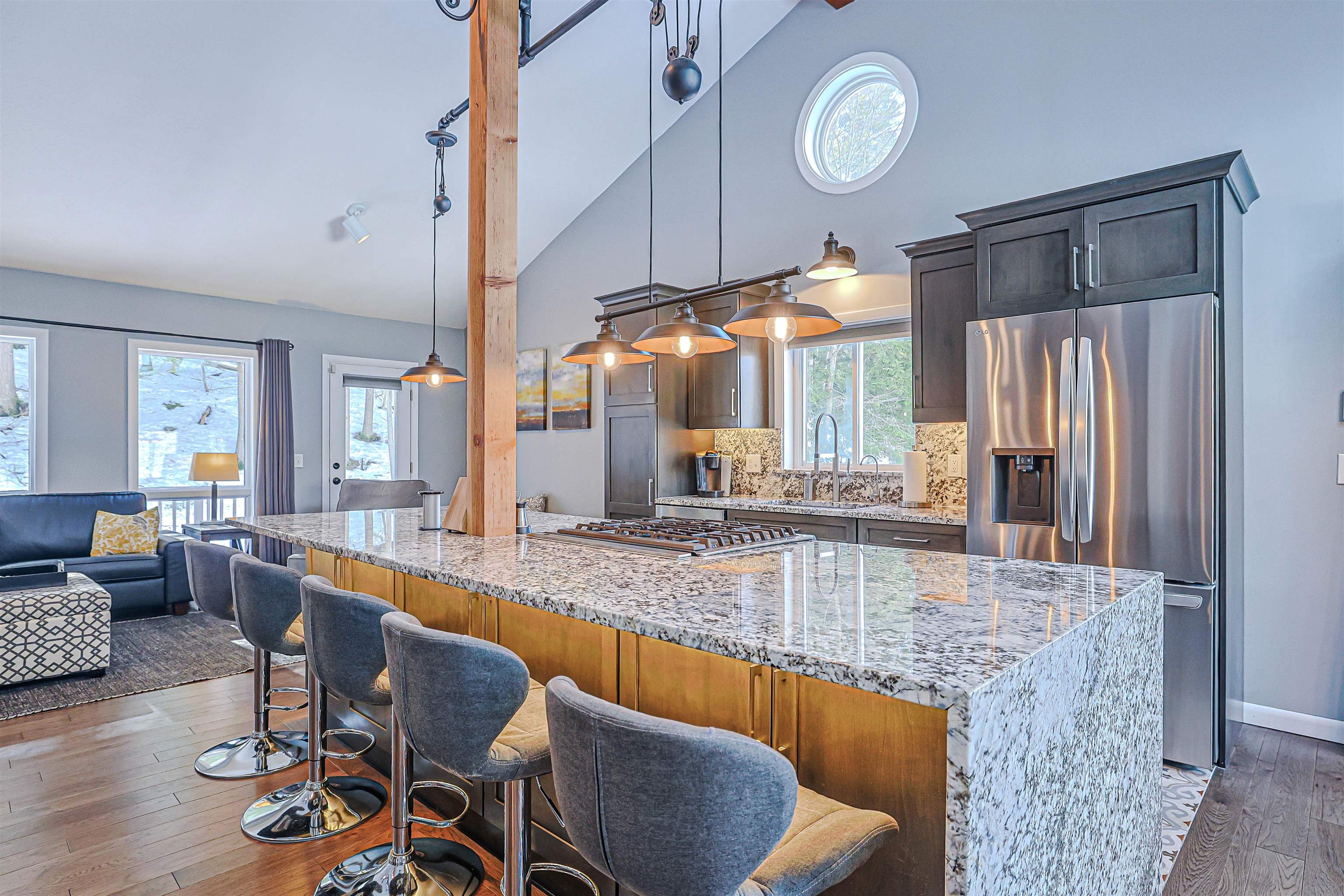 4 Meadowview Ln, Merrimack, NH 03054